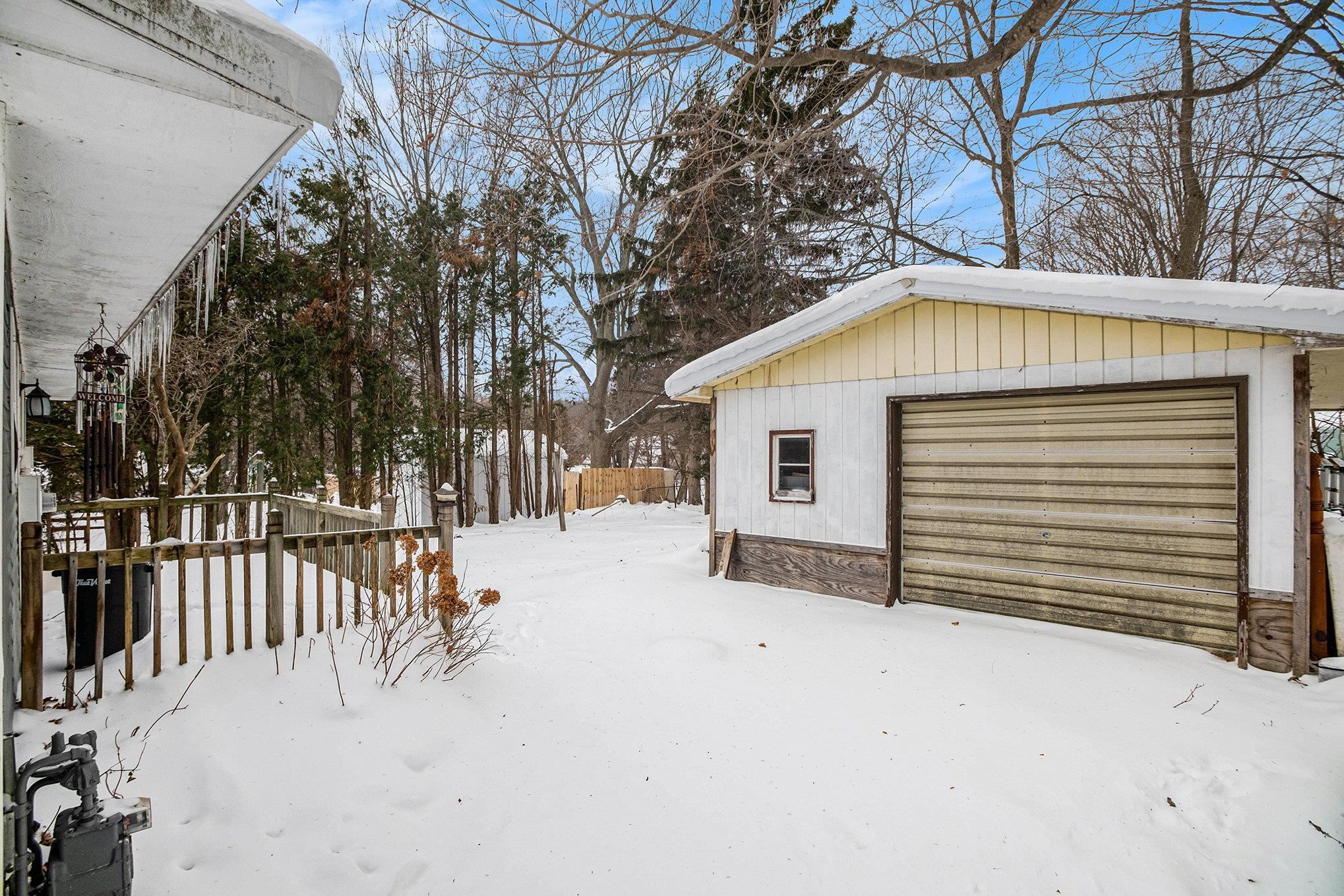 Homes for sale in Frankfort City Benzie, MI | 583 Cherry Grove Ln, Frankfort City Benzie, MI 49635 | MLS# 78080064398