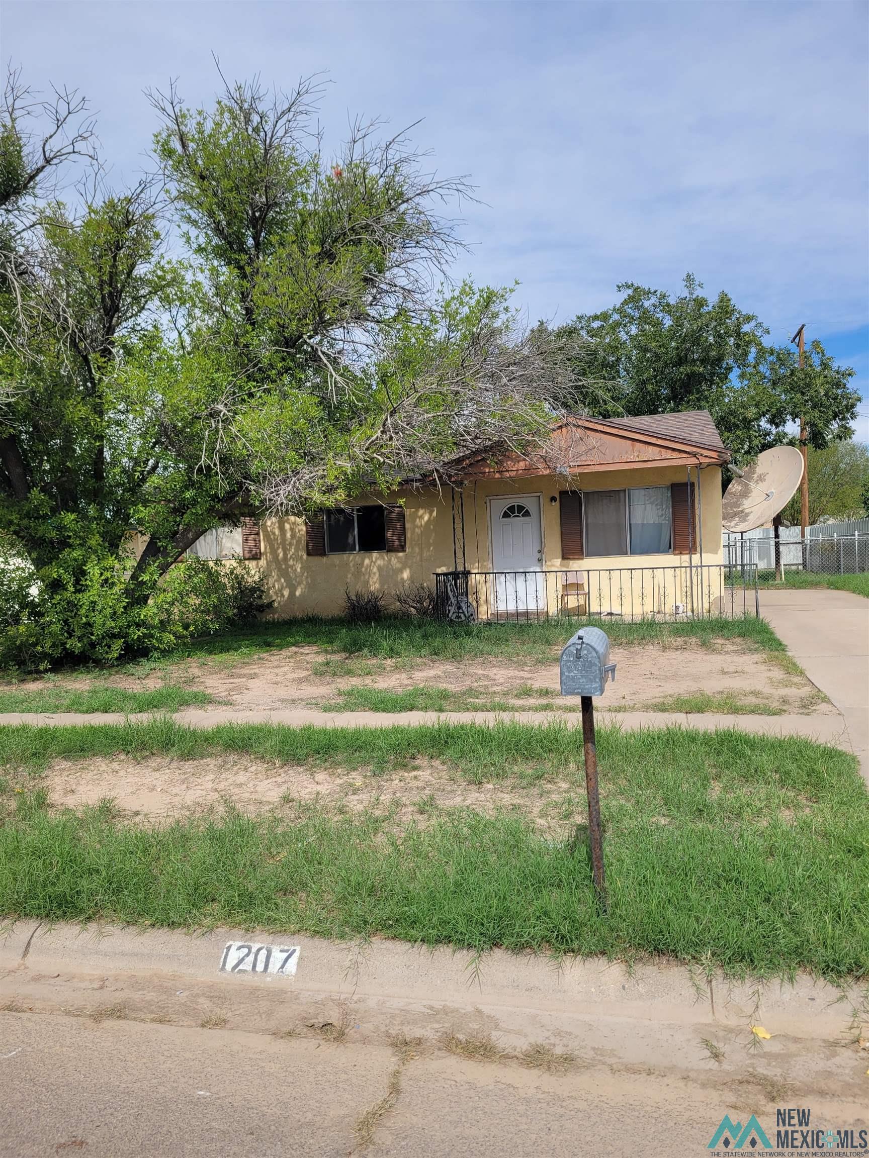 1207 E Holland, Roswell, NM 88201