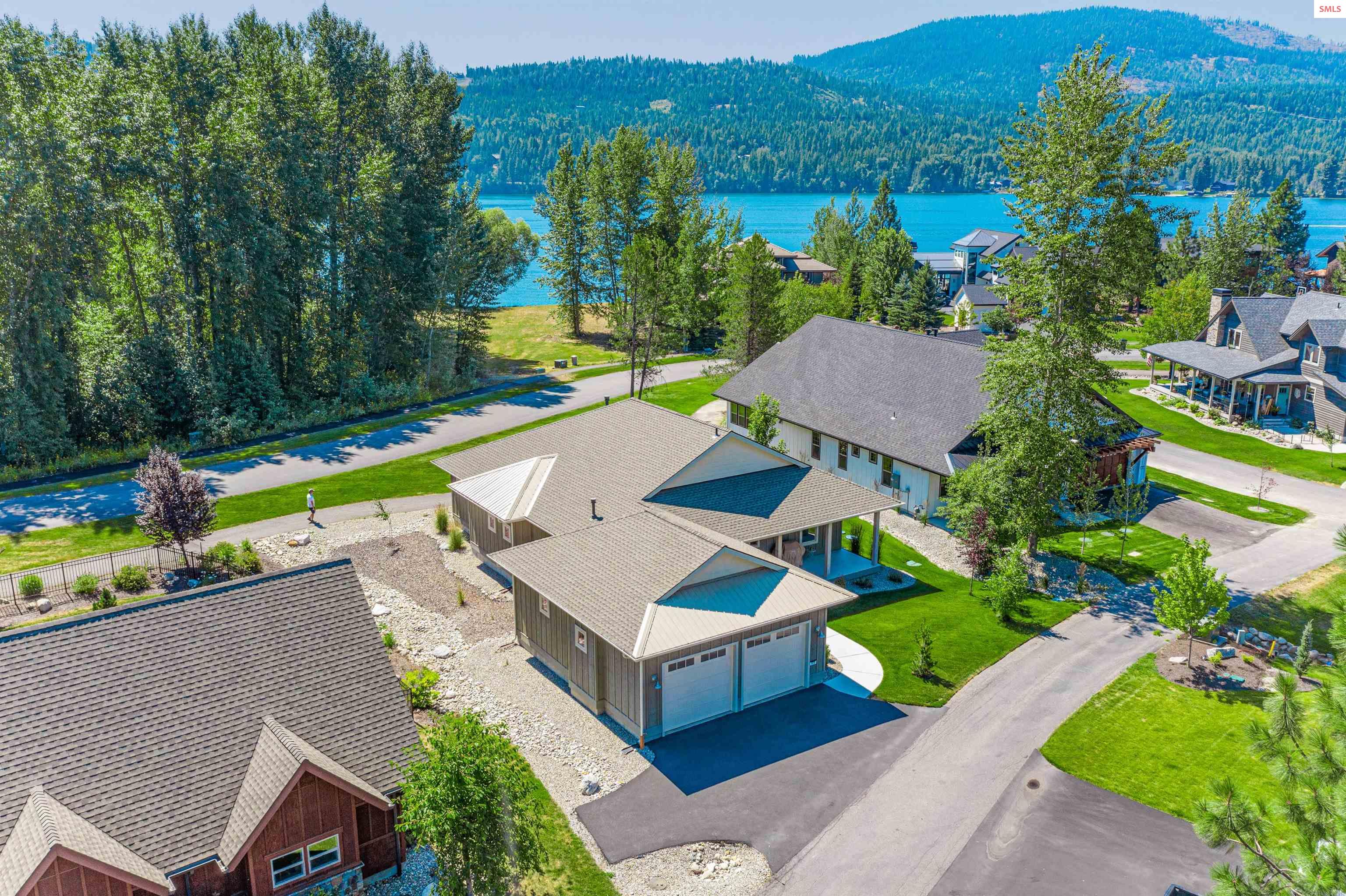 401 Slaveck Dr, Dover, ID 83825
