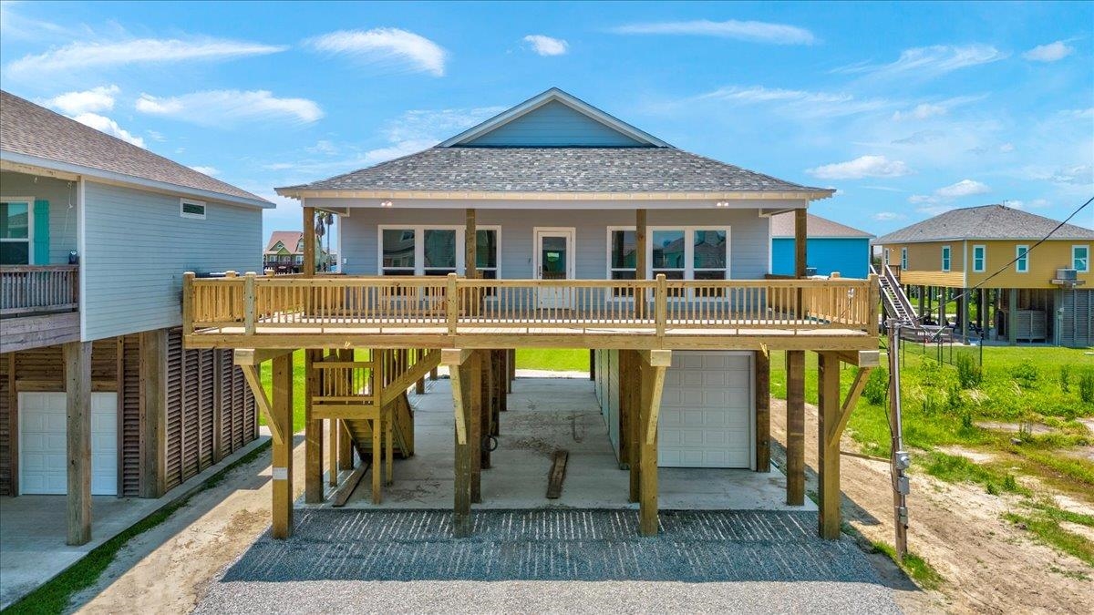 Photo for MLS Id 235210 located at 863 Palmetto Dr.
