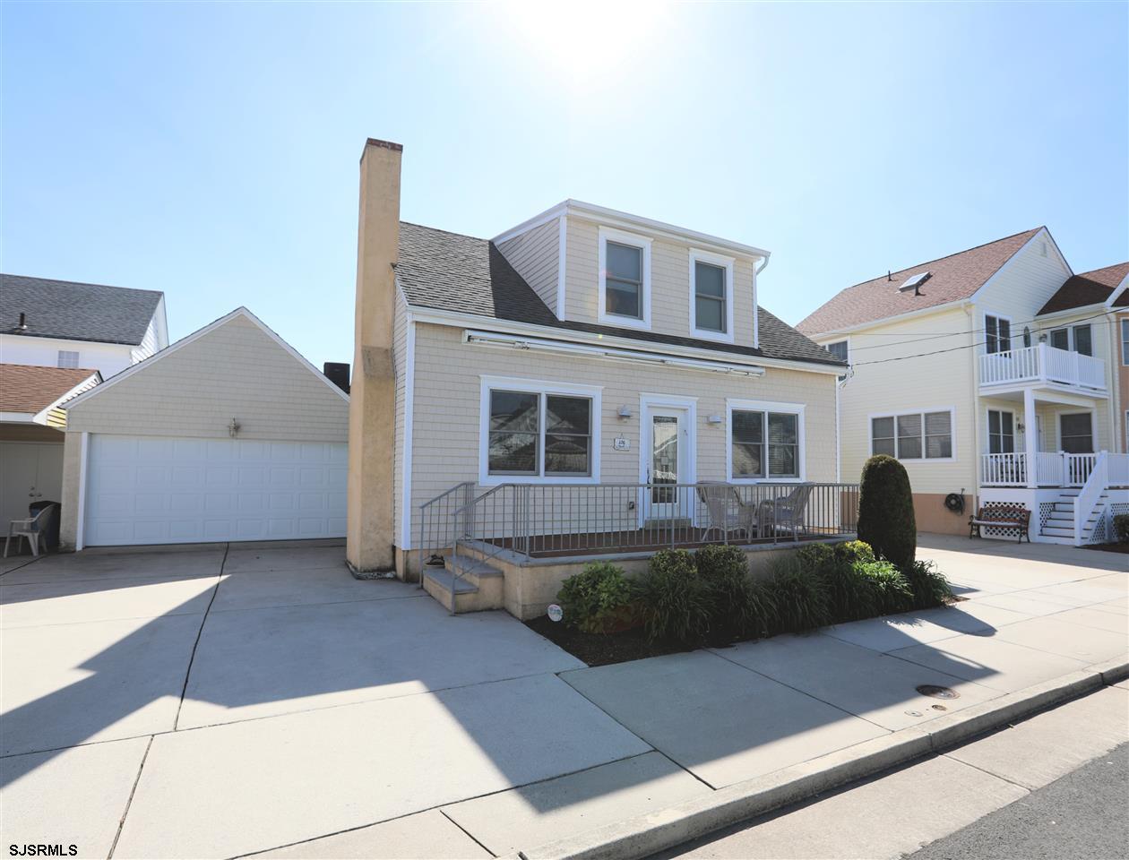 106 N Argyle Ave
