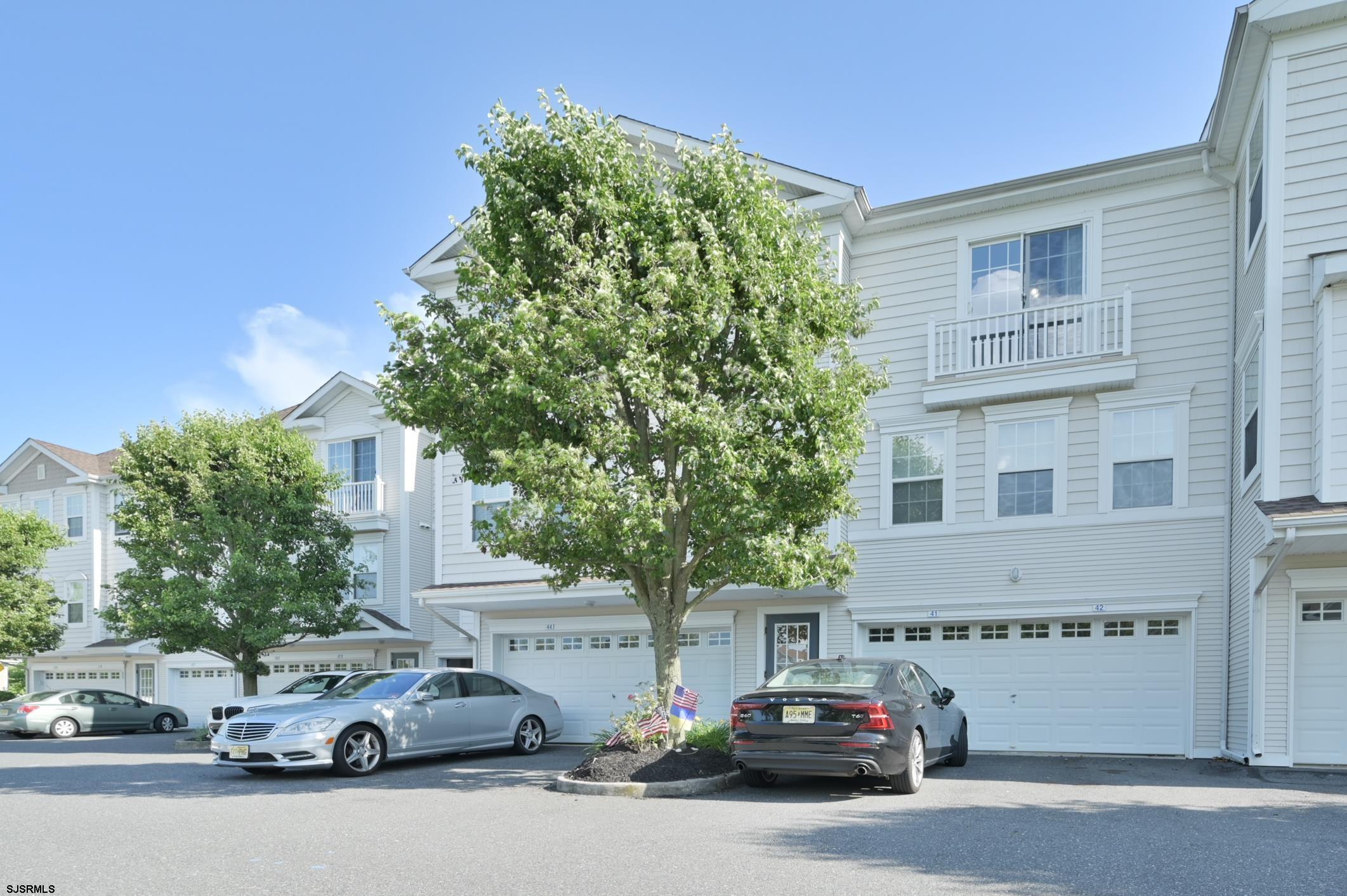 42 Bayside Dr, Somers Point, NJ 08244