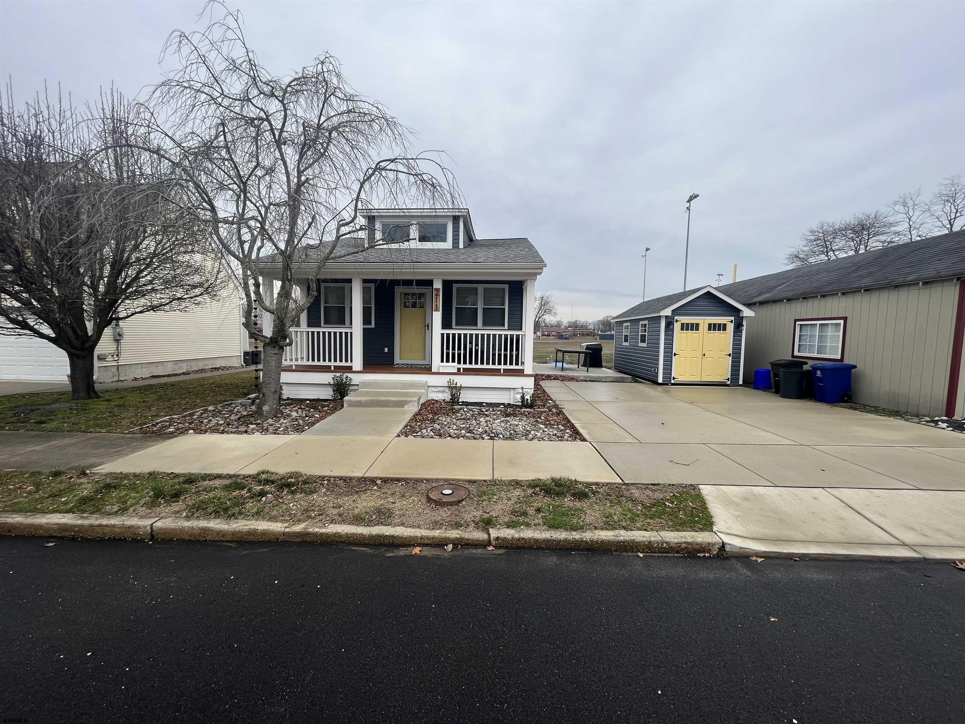 211 Rhode Island Ave, Somers Point, NJ 08244