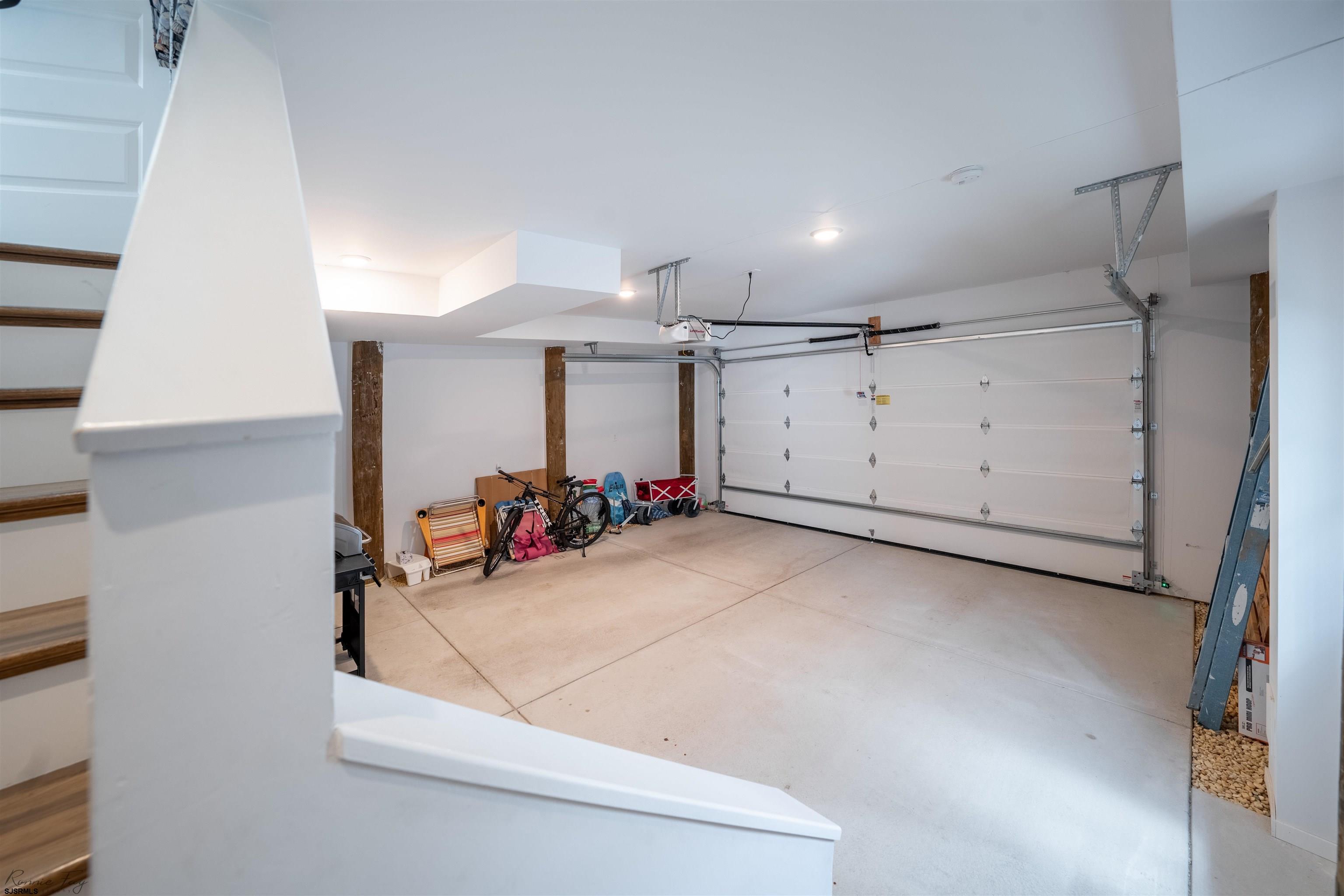3144 West Ave