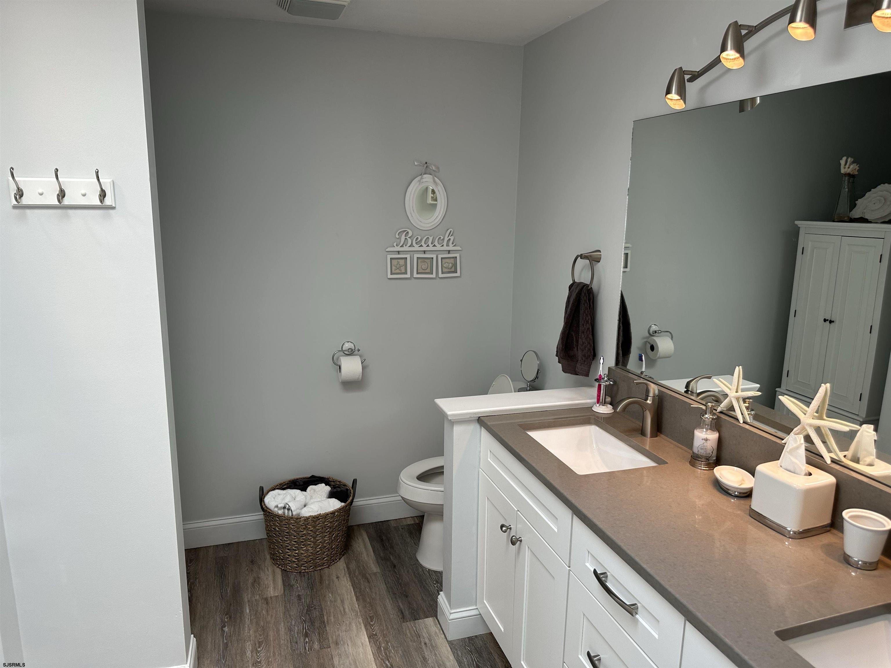 1208 Harbour Cv S Cv