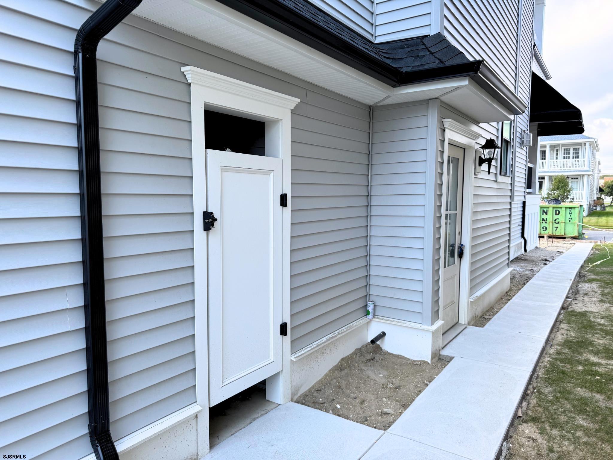 5533-35 Simpson Ave