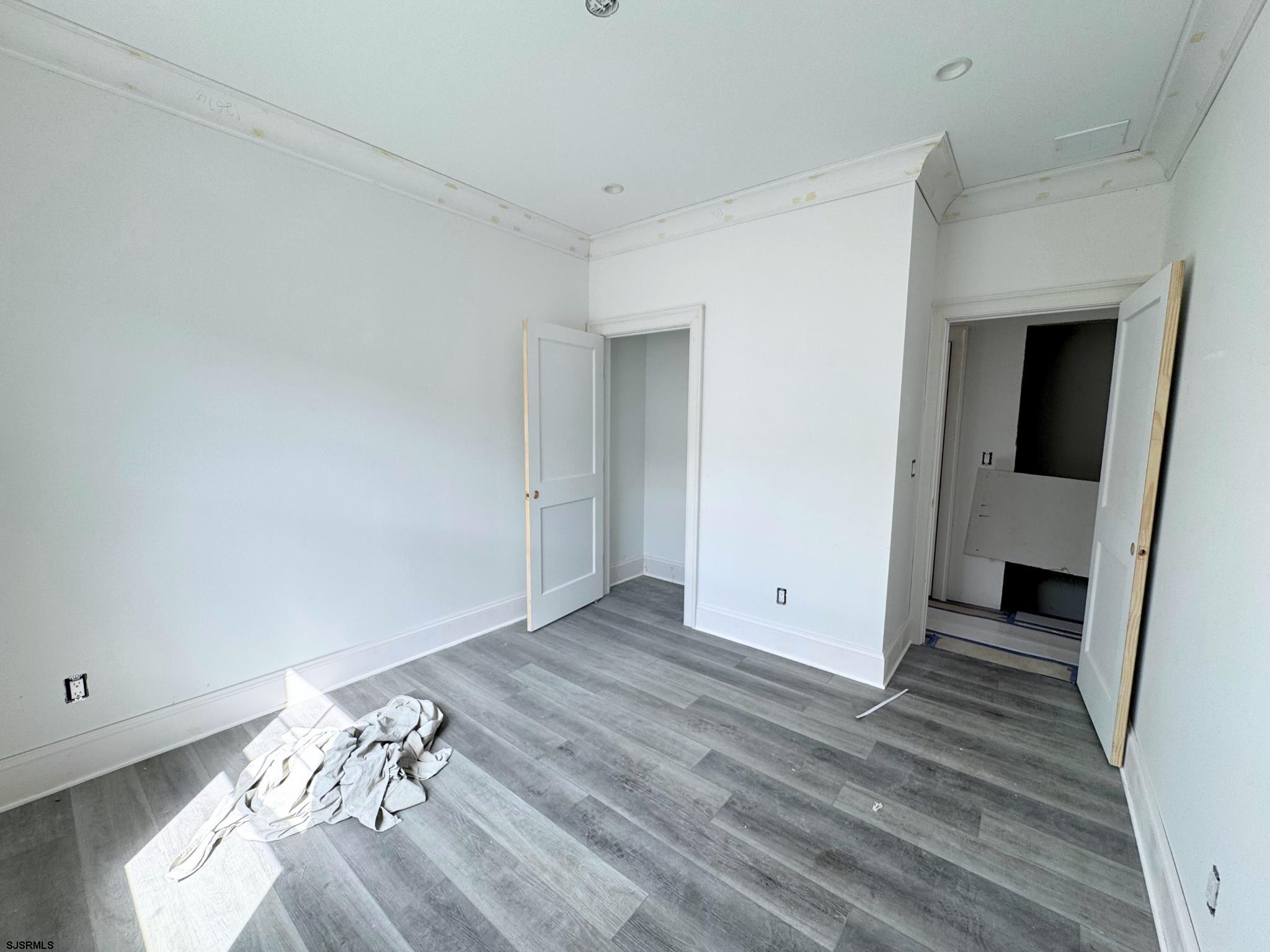 5533-35 Simpson Ave