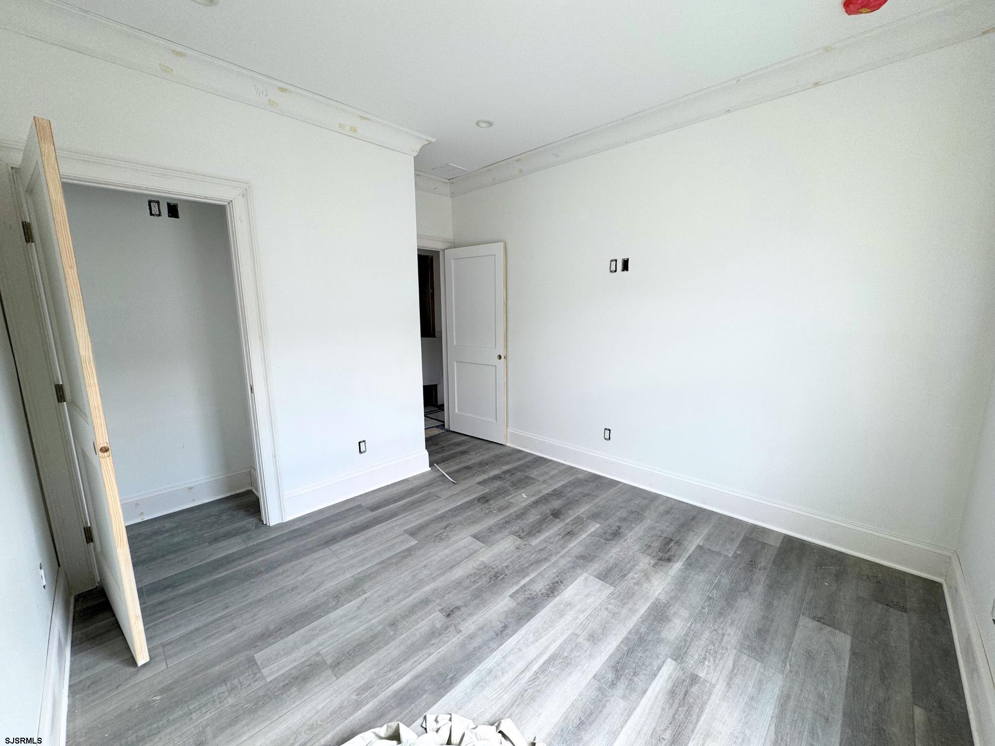 5533-35 Simpson Ave