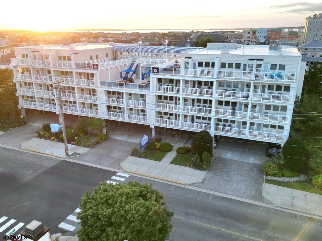 812 Ocean 