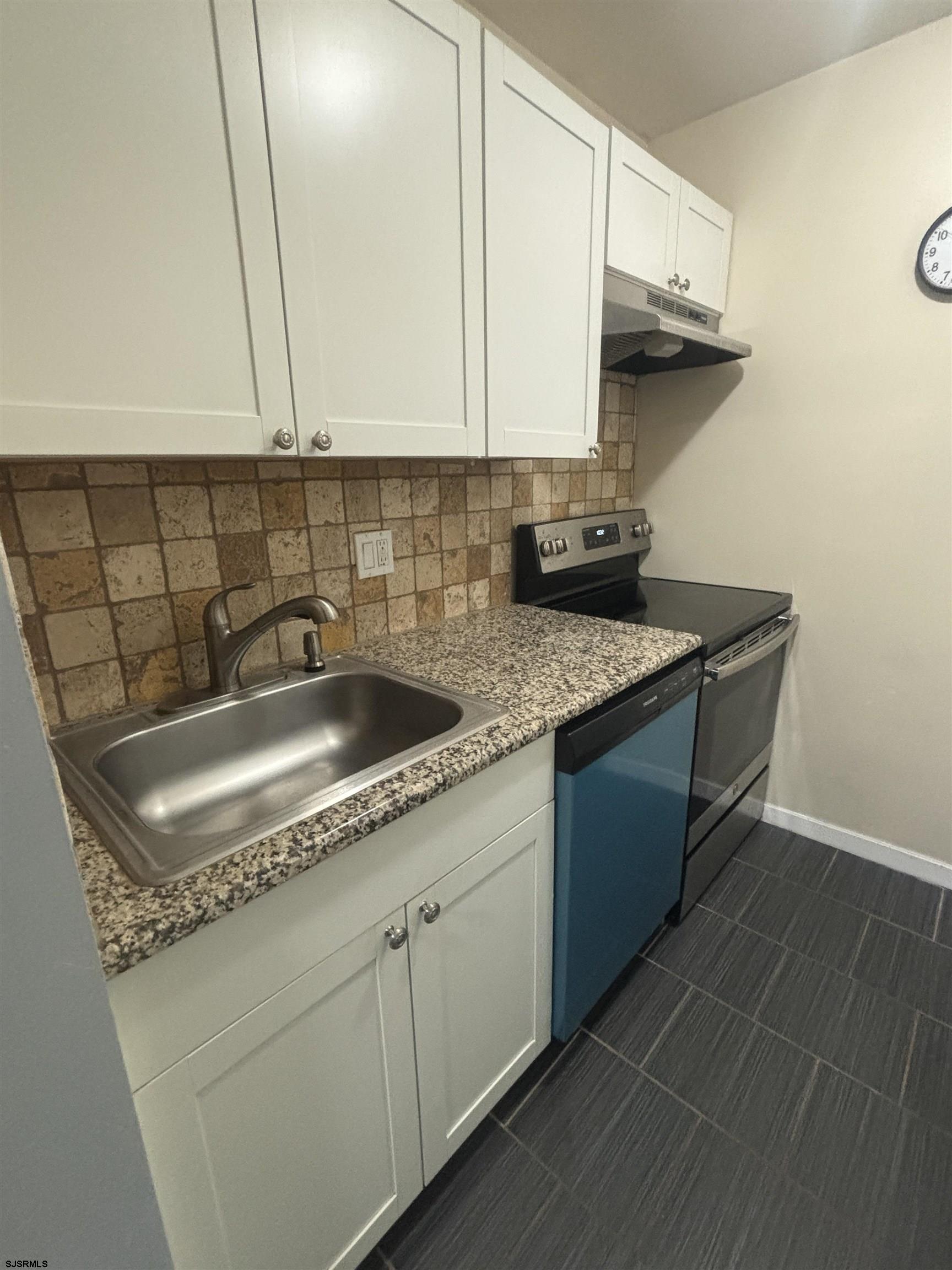 Welcome to your new rental! This spacious second-floor corner unit features 1 bedroom 1 bathroom with modern touches throughout. The updated kitchen and laminate flooring add style and convenience, while the in-unit full-size washer and dryer make everyday living effortless.   Located in the heart of Galloway, this home is just minutes from shopping centers, restaurants, and major conveniences. Enjoy the added bonus of community amenities, including a pool!   Vacant and ready for immediate move-in, don’t miss out on this fantastic opportunity!