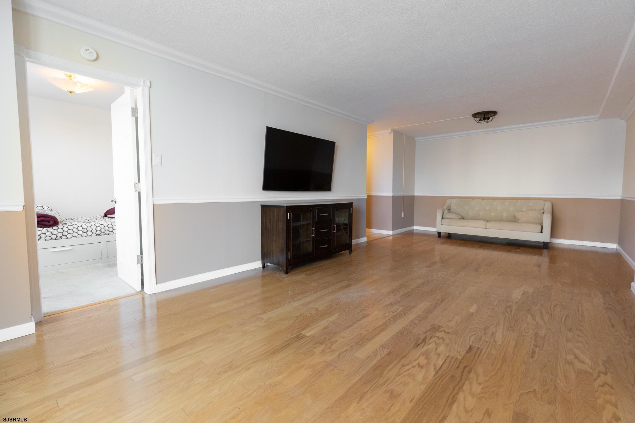 4800 Boardwalk - Picture 
