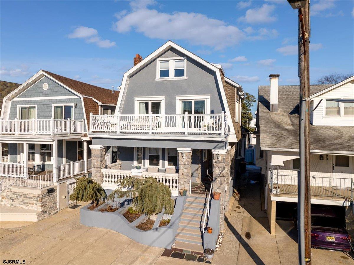 7 N Surrey Ave