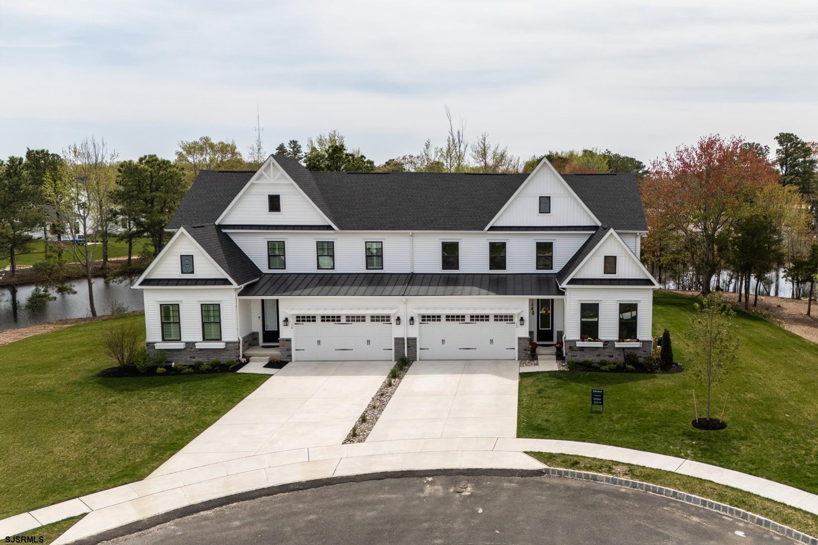 12 Waterford Ln #12