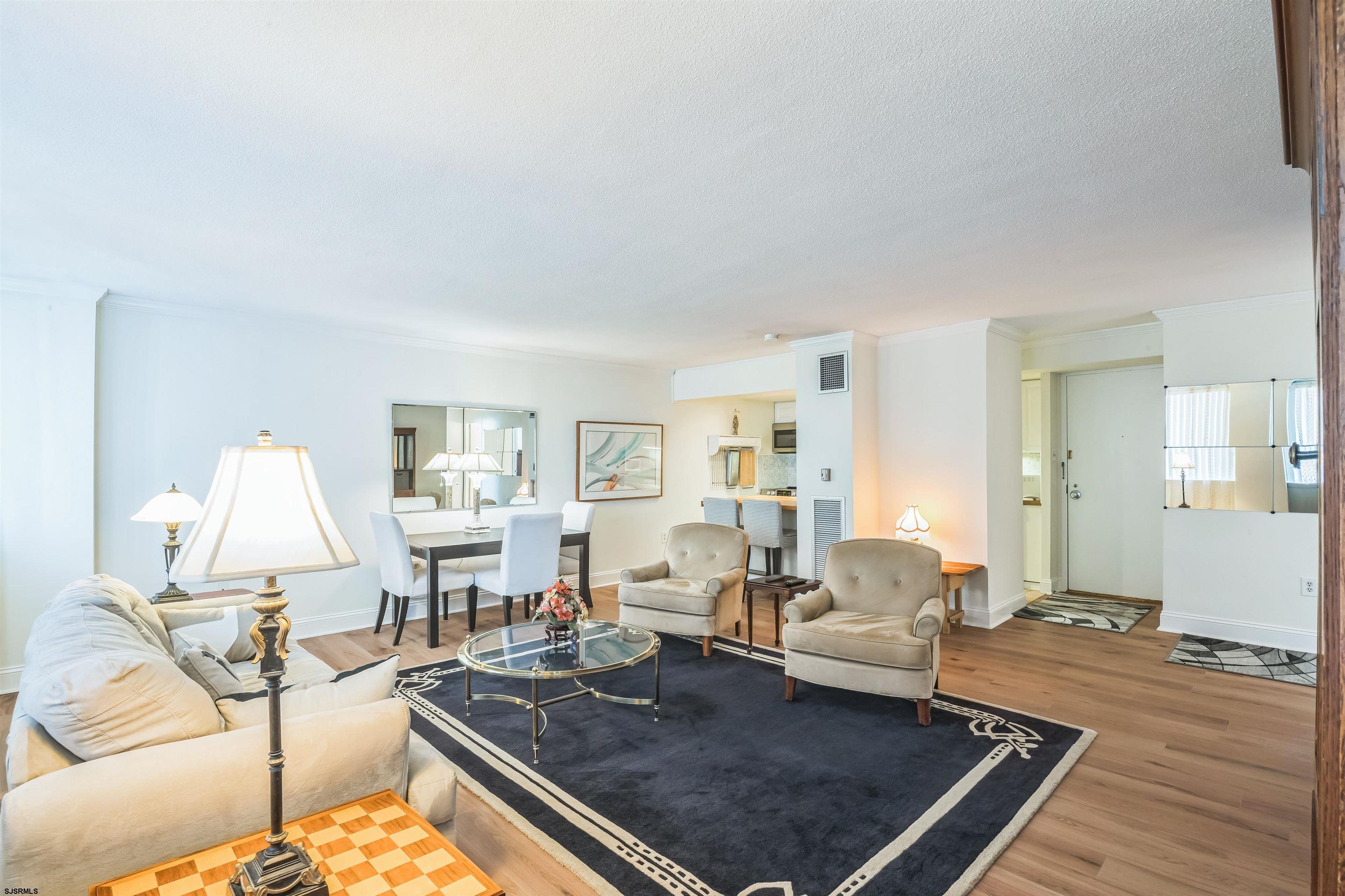 111 S 16th Avenue - Picture 