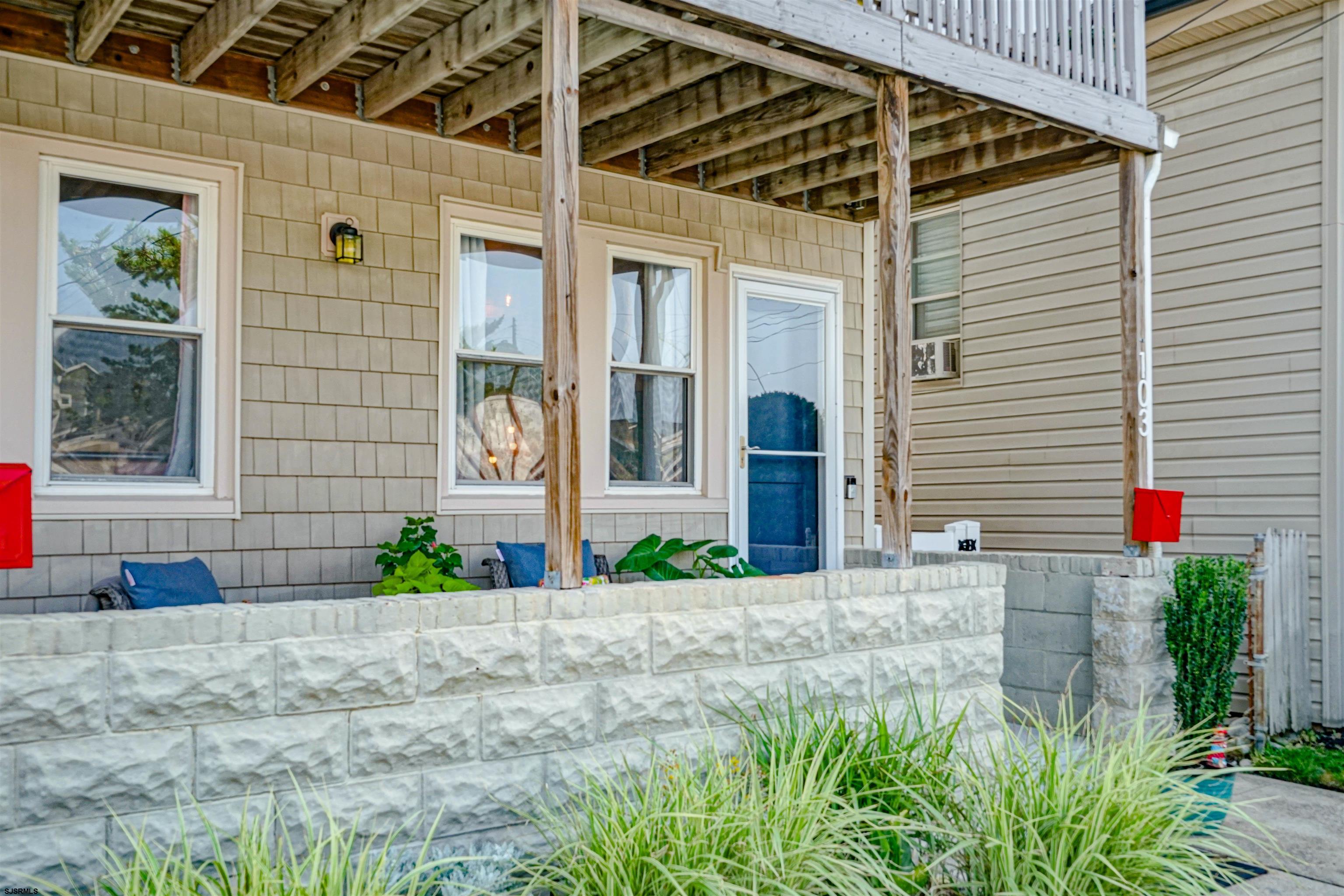 103 N Avolyn Avenue - Picture 