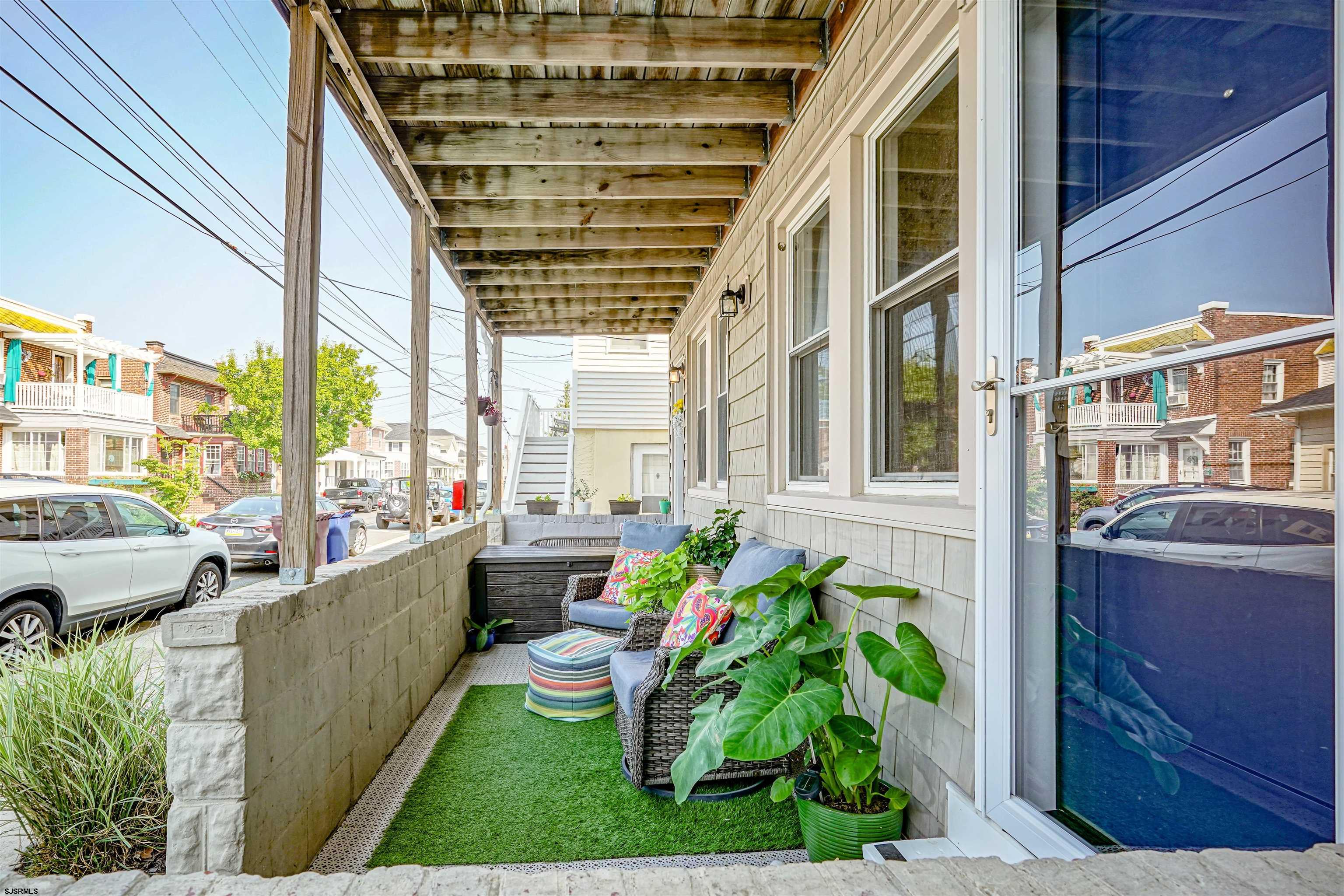 103 N Avolyn Avenue - Picture 