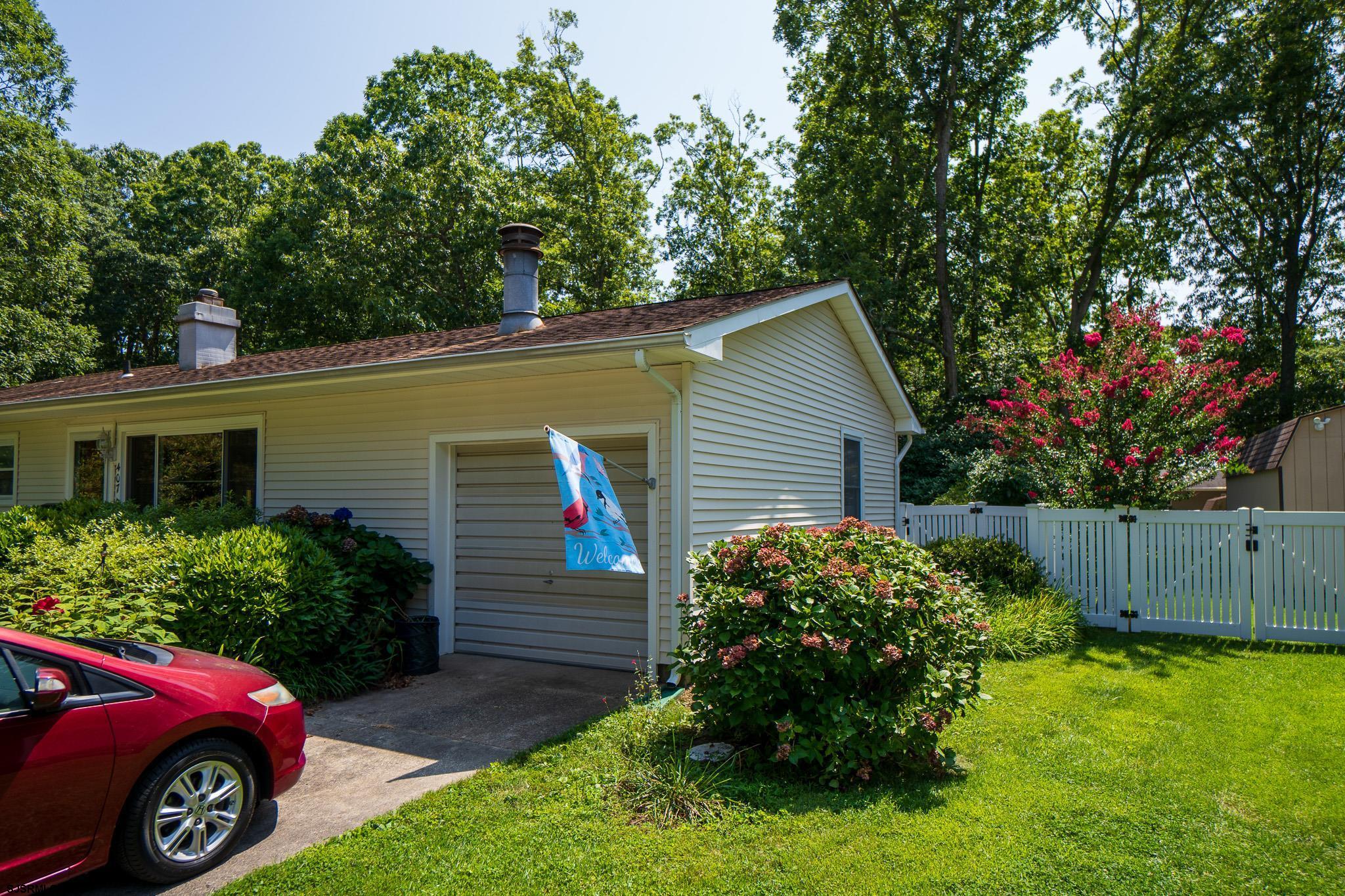 407 W Jefferson Avenue - Picture 