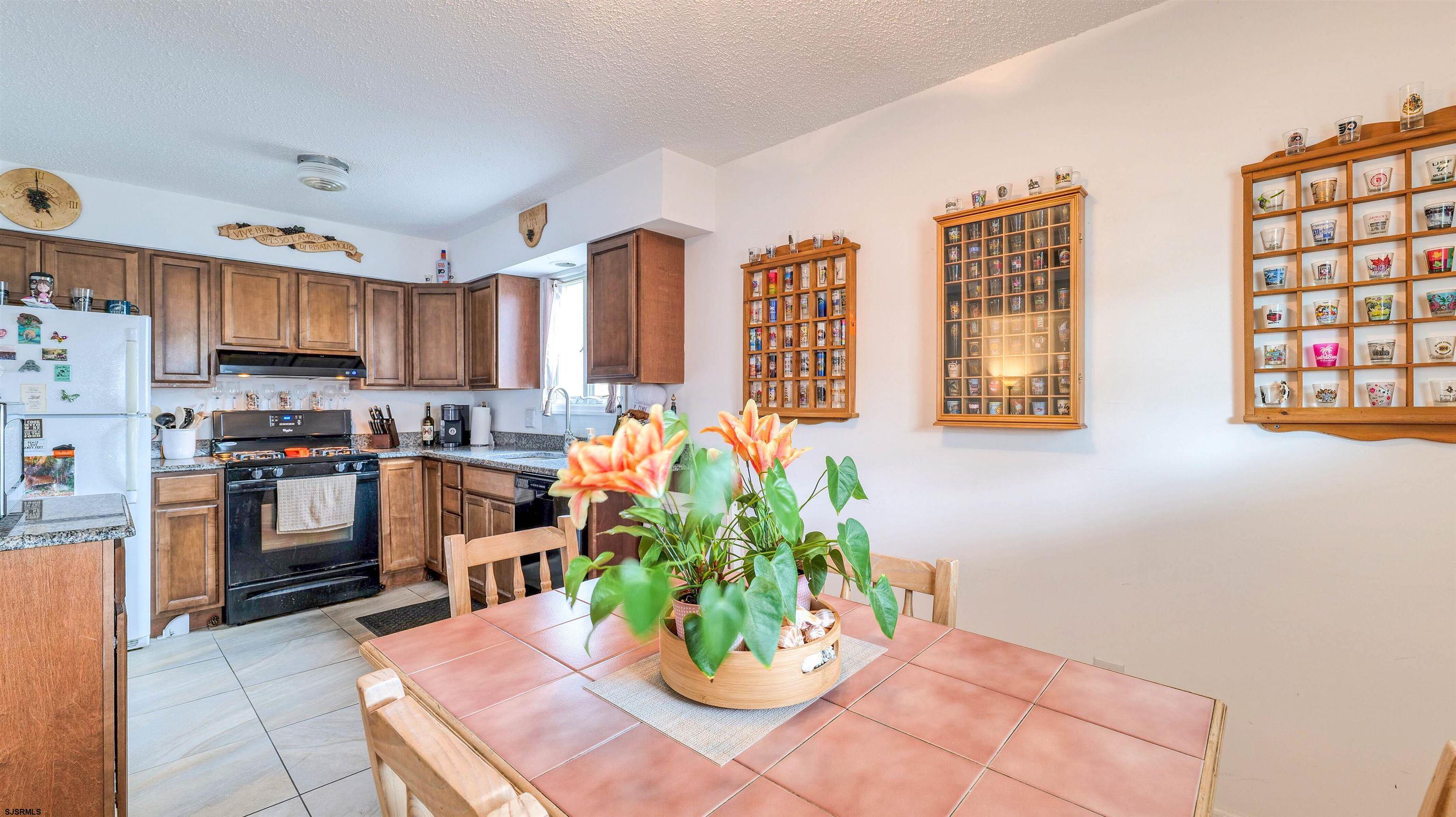 106-108 N Dudley Avenue - Picture 