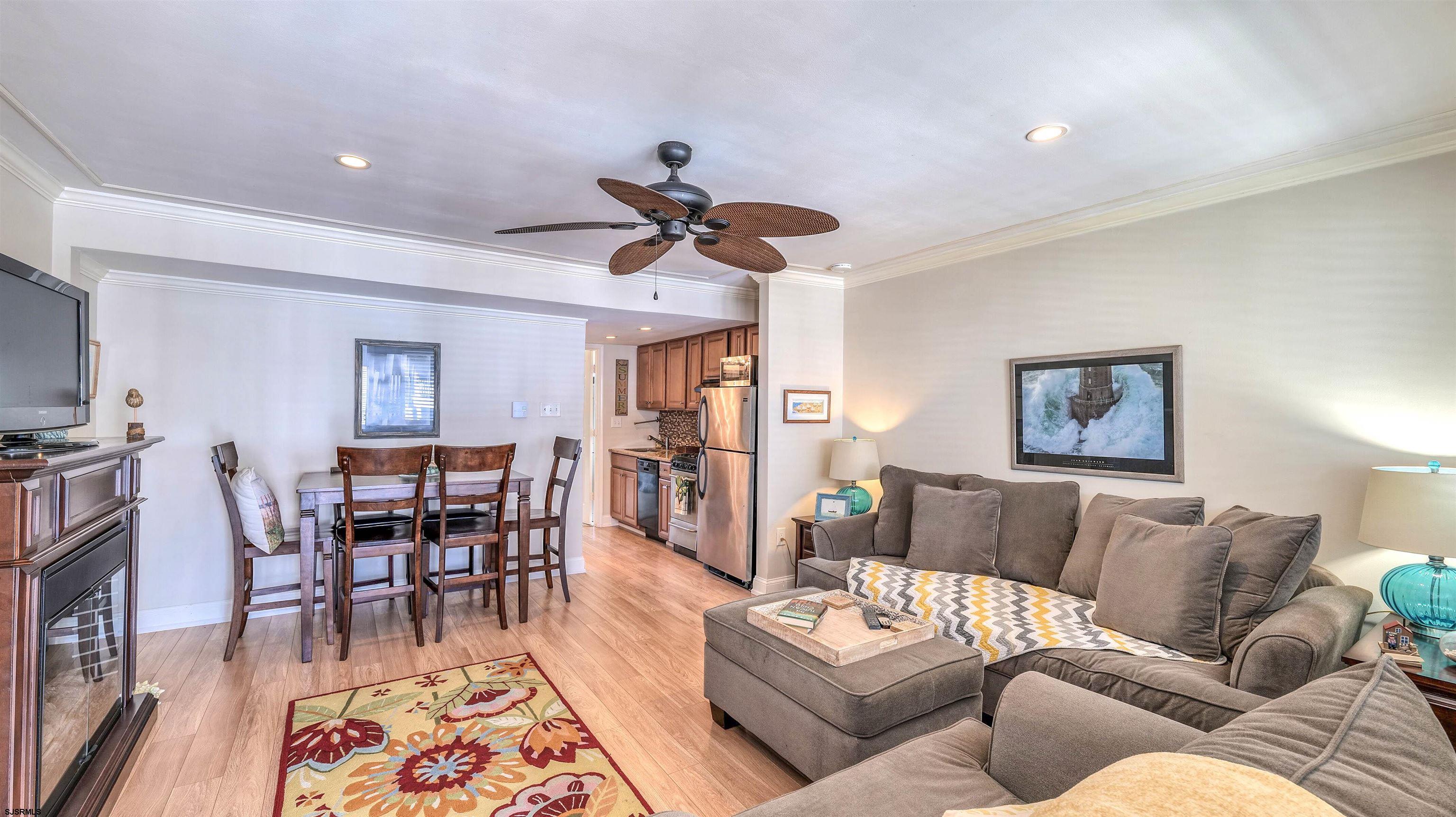 130 N Adams Avenue - Picture 