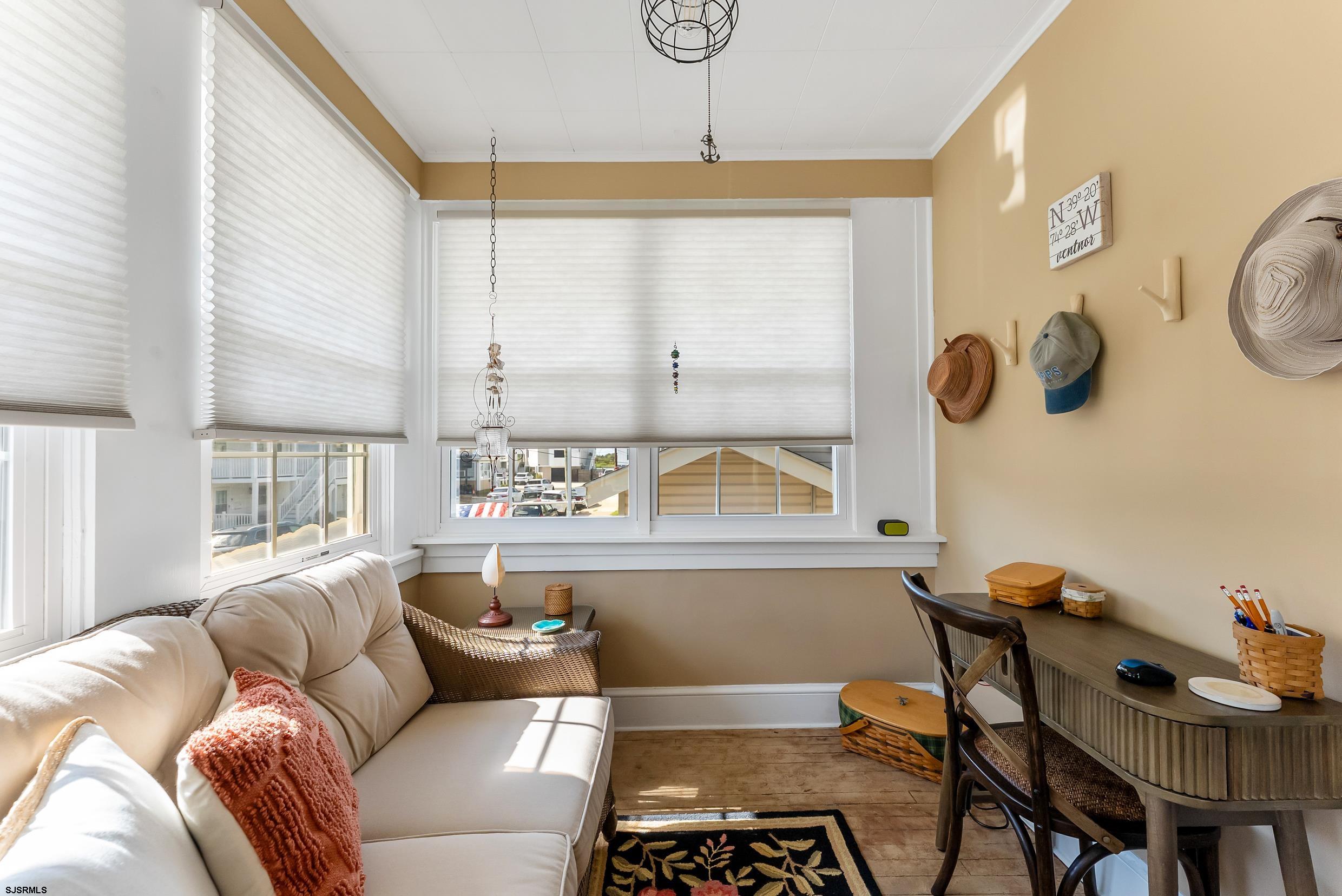 123 N Avolyn Avenue - Picture 