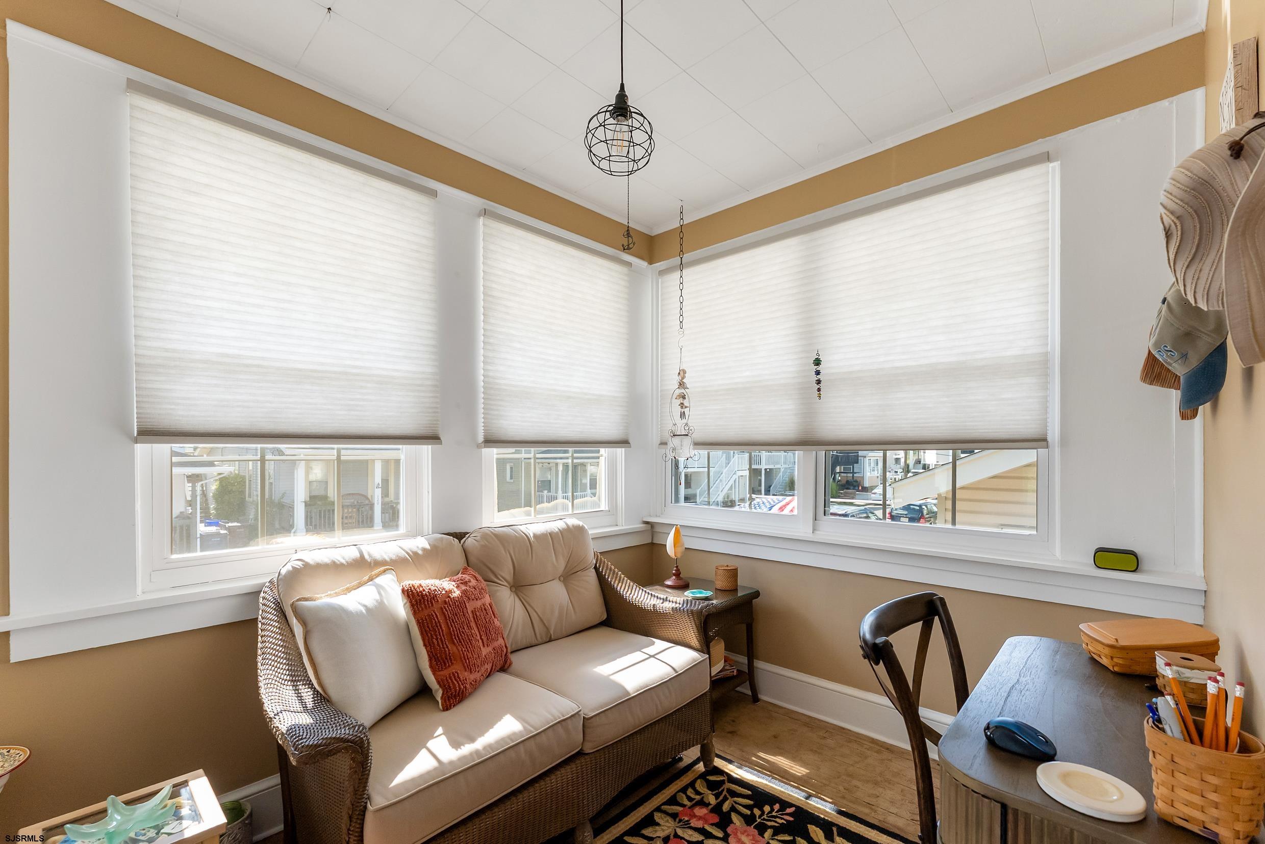 123 N Avolyn Avenue - Picture 