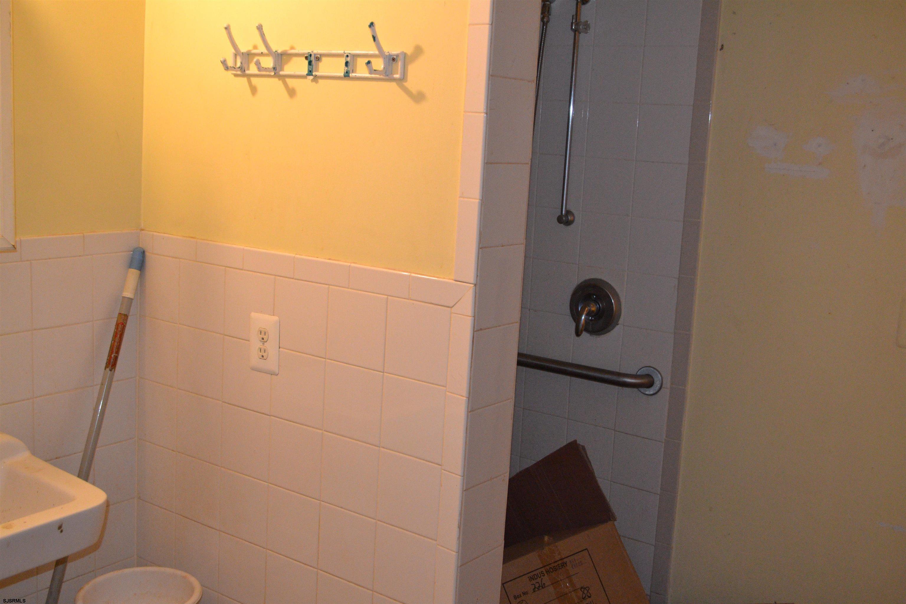  - Picture 9