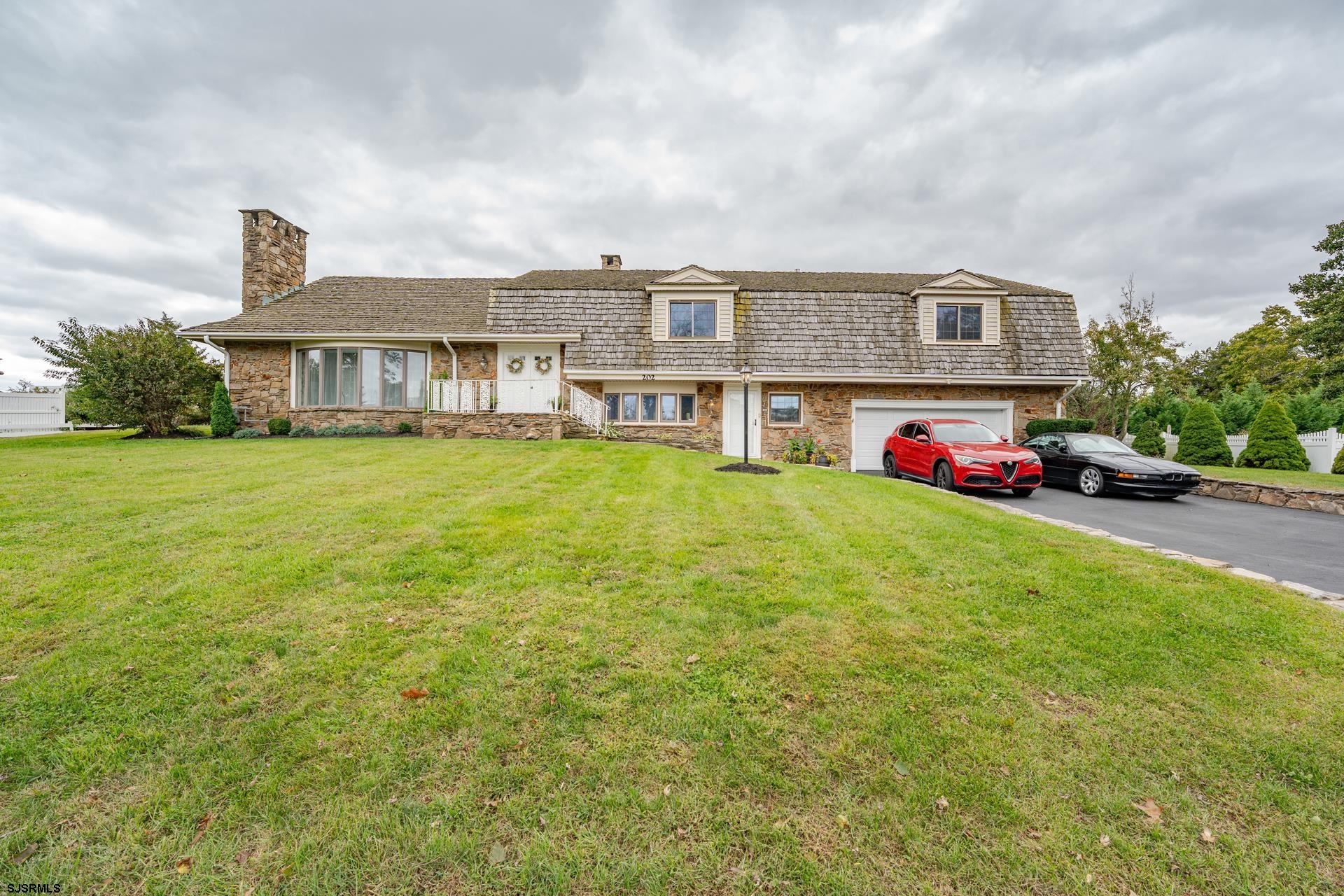 202 English Ln - Northfield