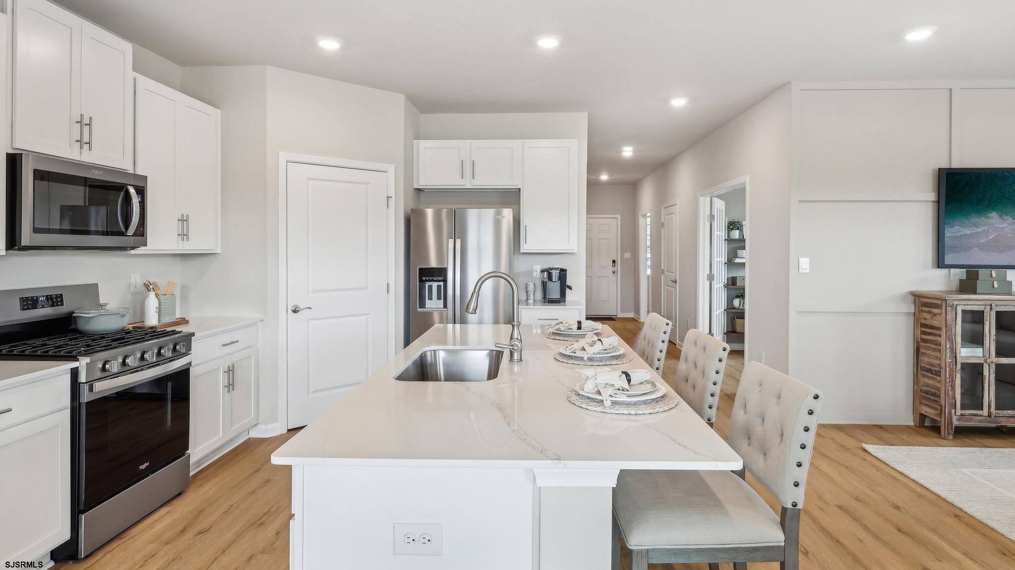 131 Hilton Head Ct - Picture 