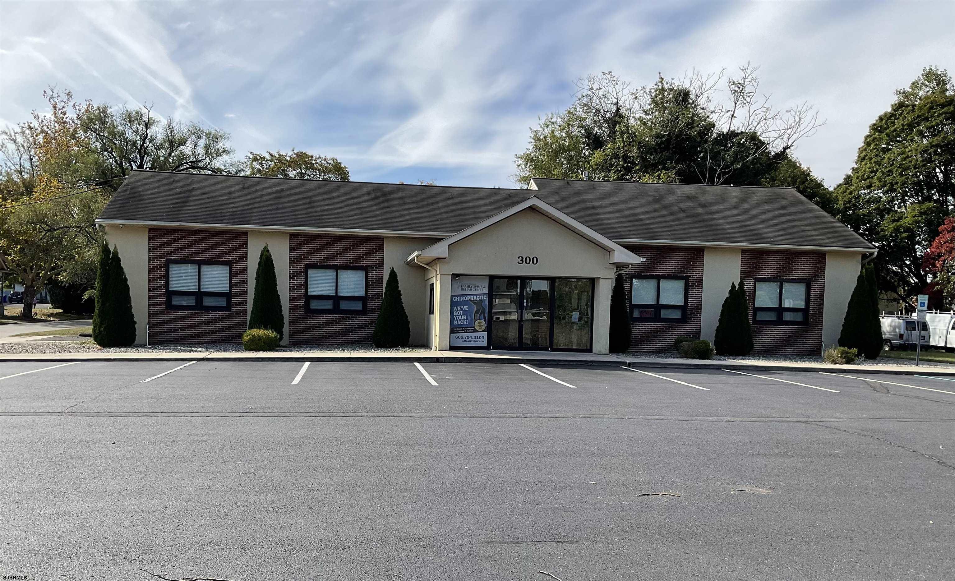 listing main picture