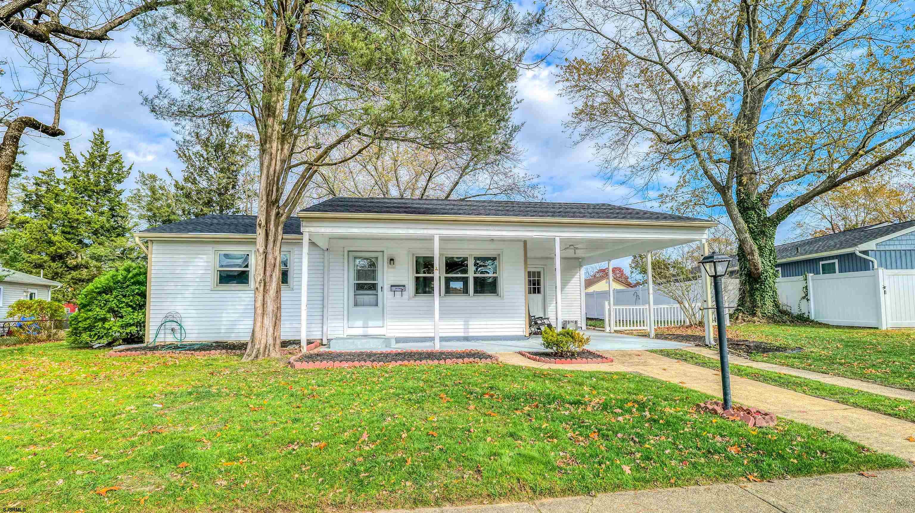 1009 Massachusetts Avenue - Picture 