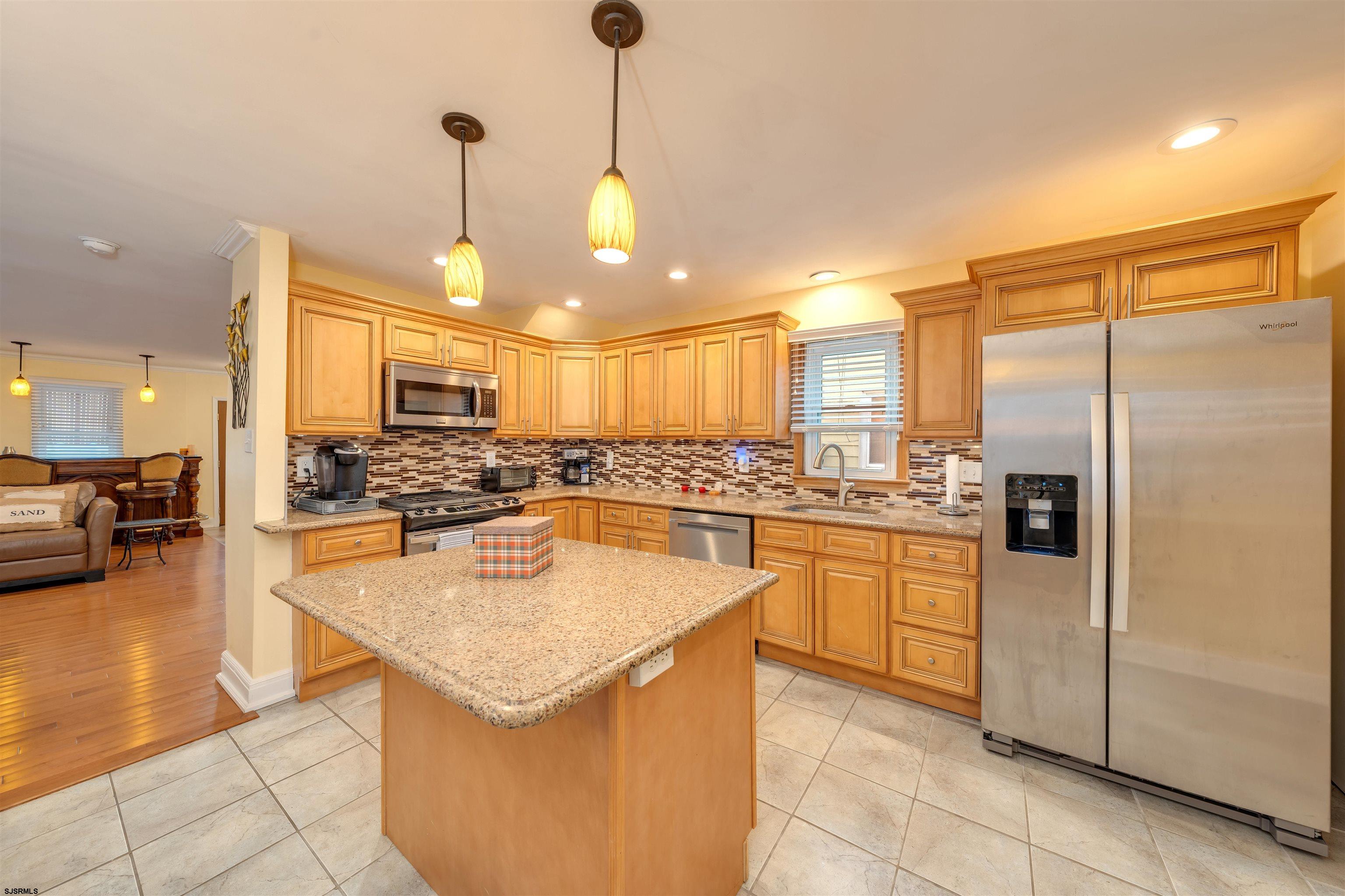 229 N Fredericksburg Ave