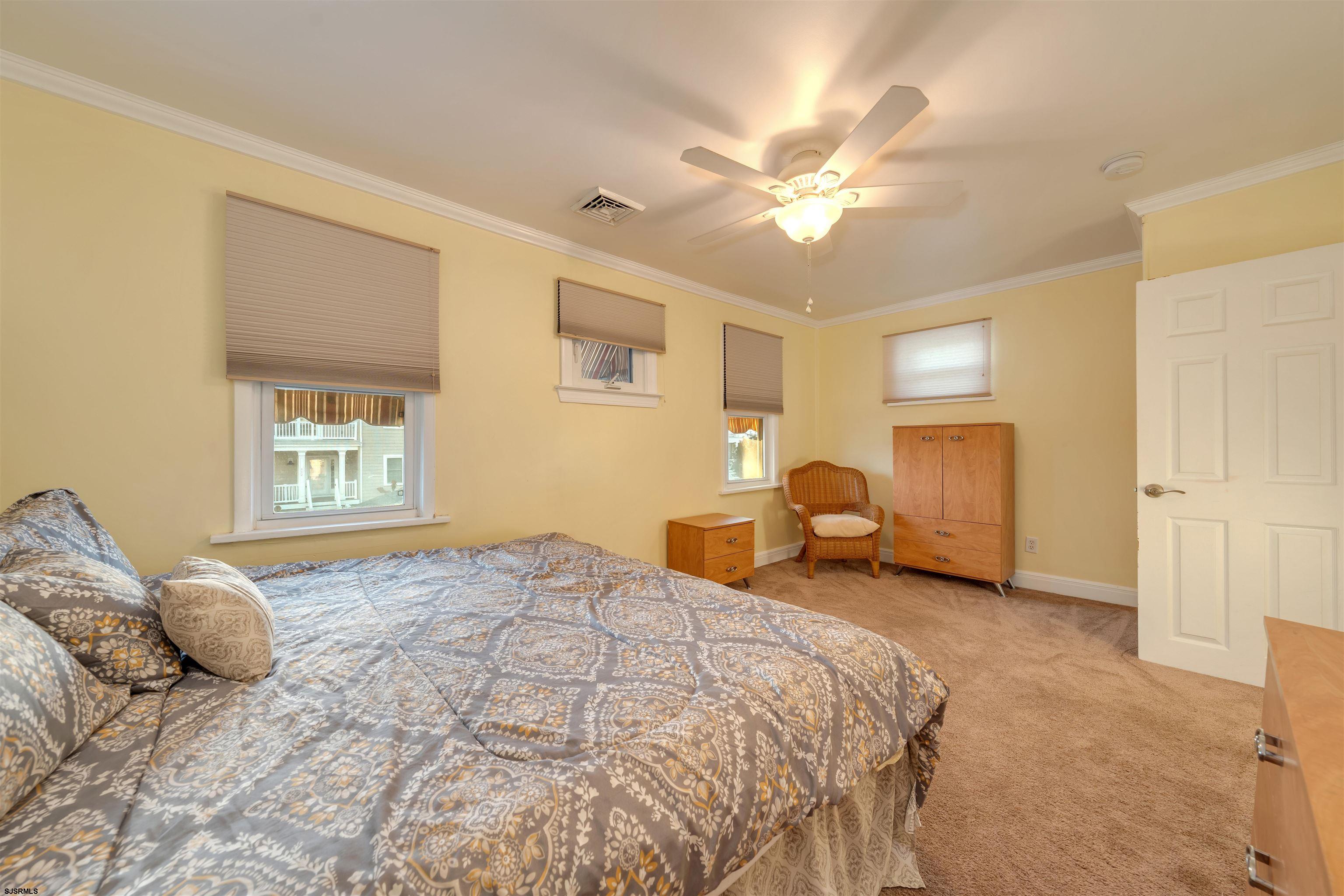 229 N Fredericksburg Ave