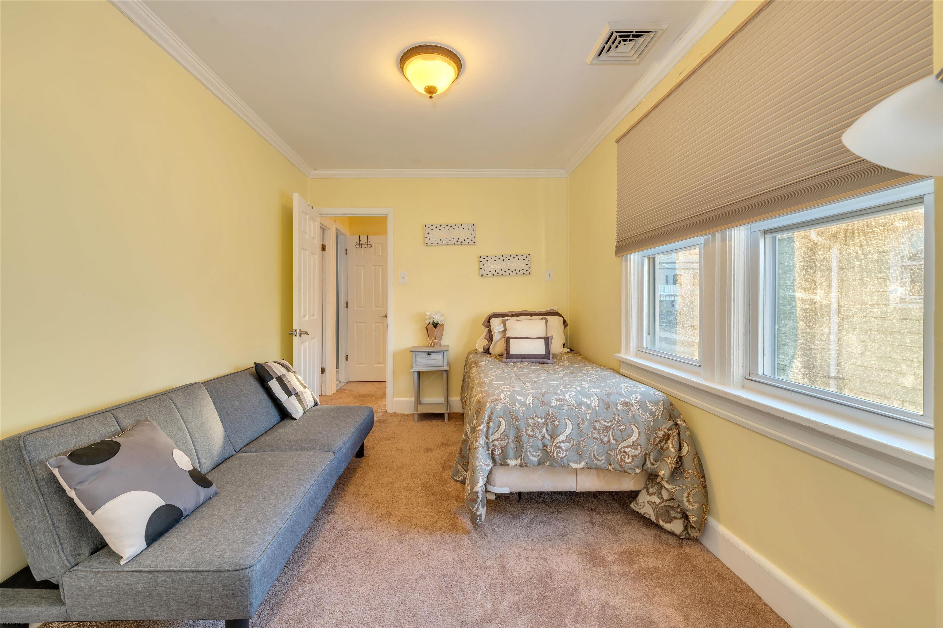 229 N Fredericksburg Ave