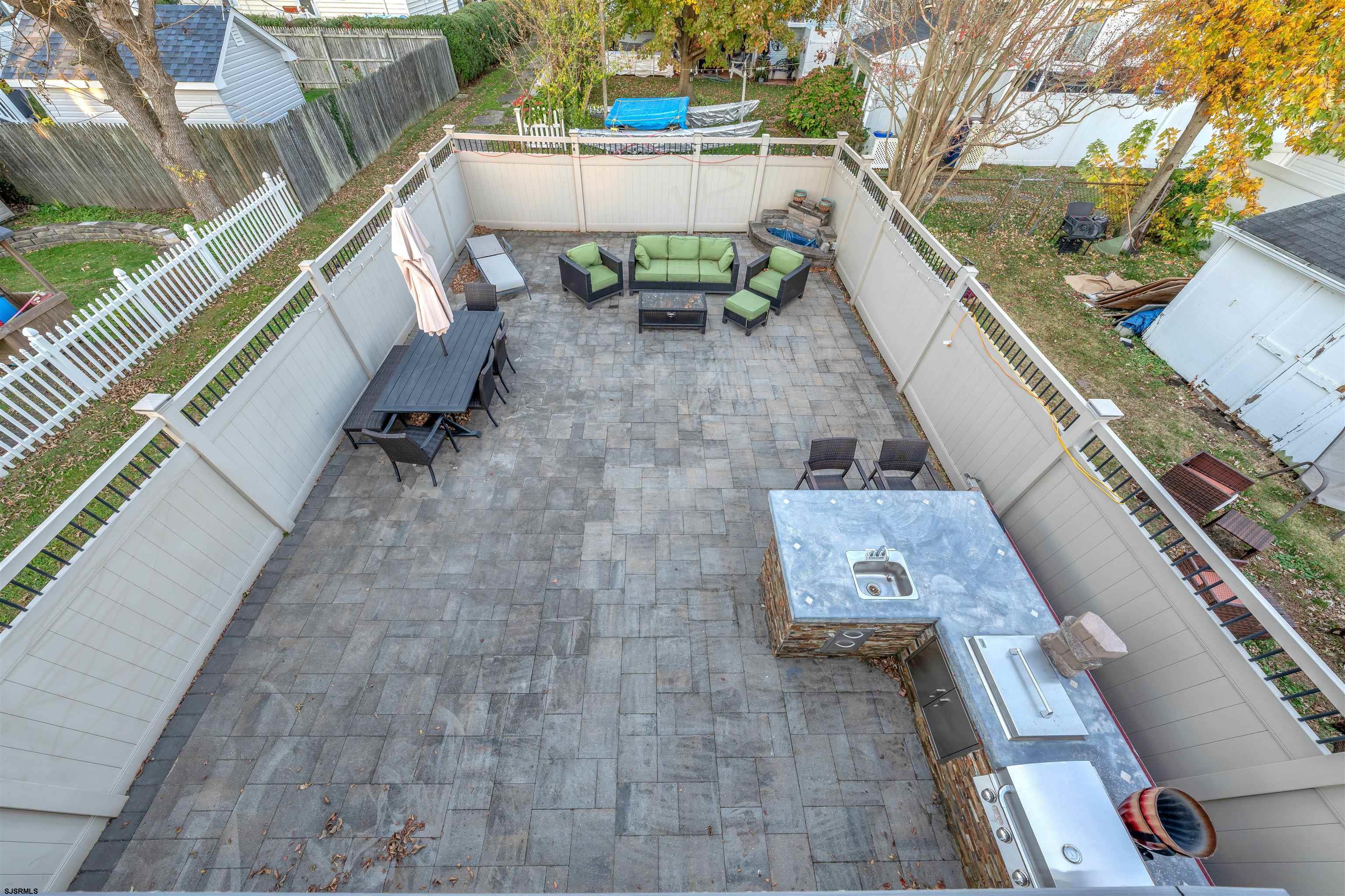 229 N Fredericksburg Ave