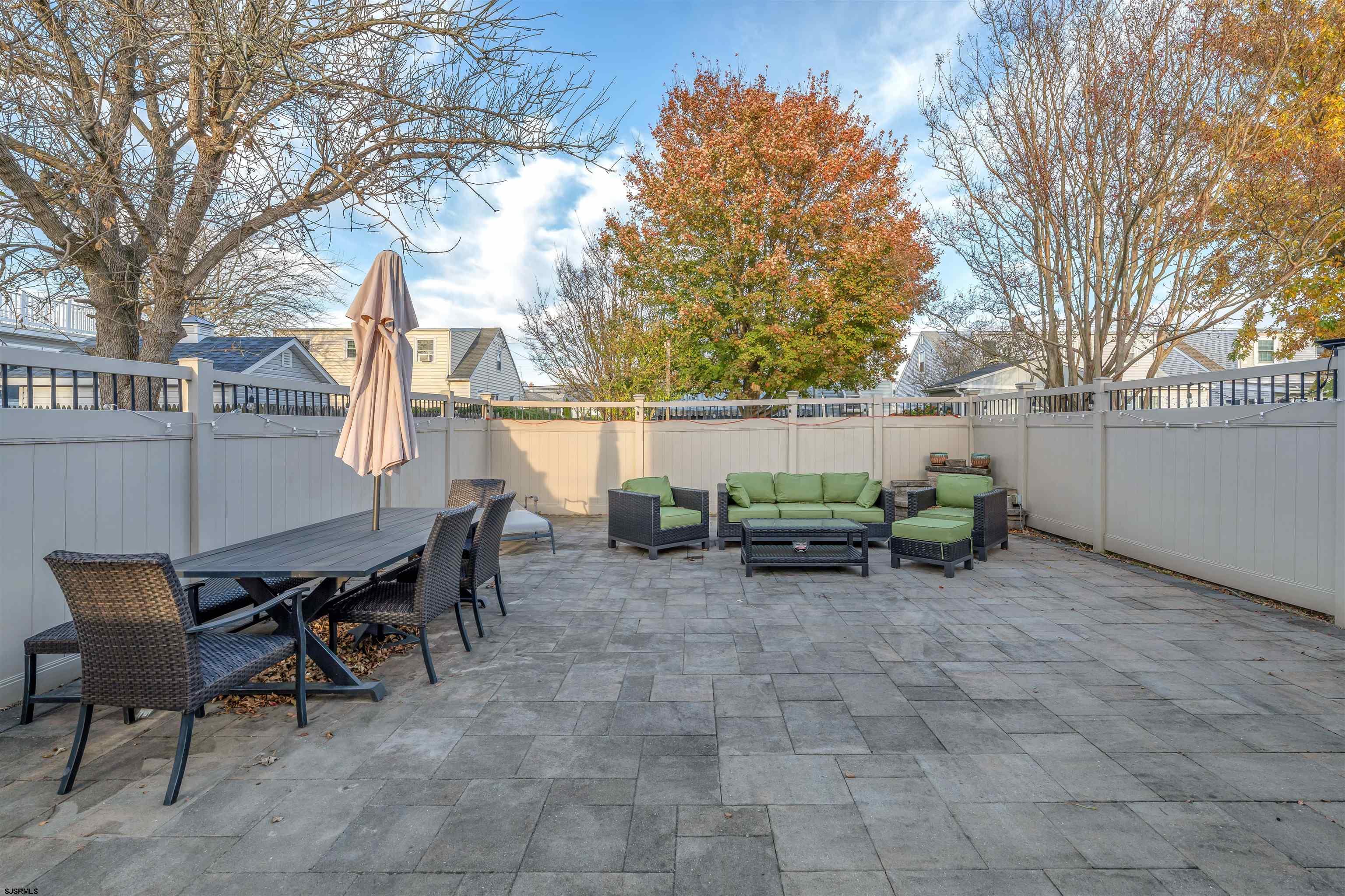 229 N Fredericksburg Ave