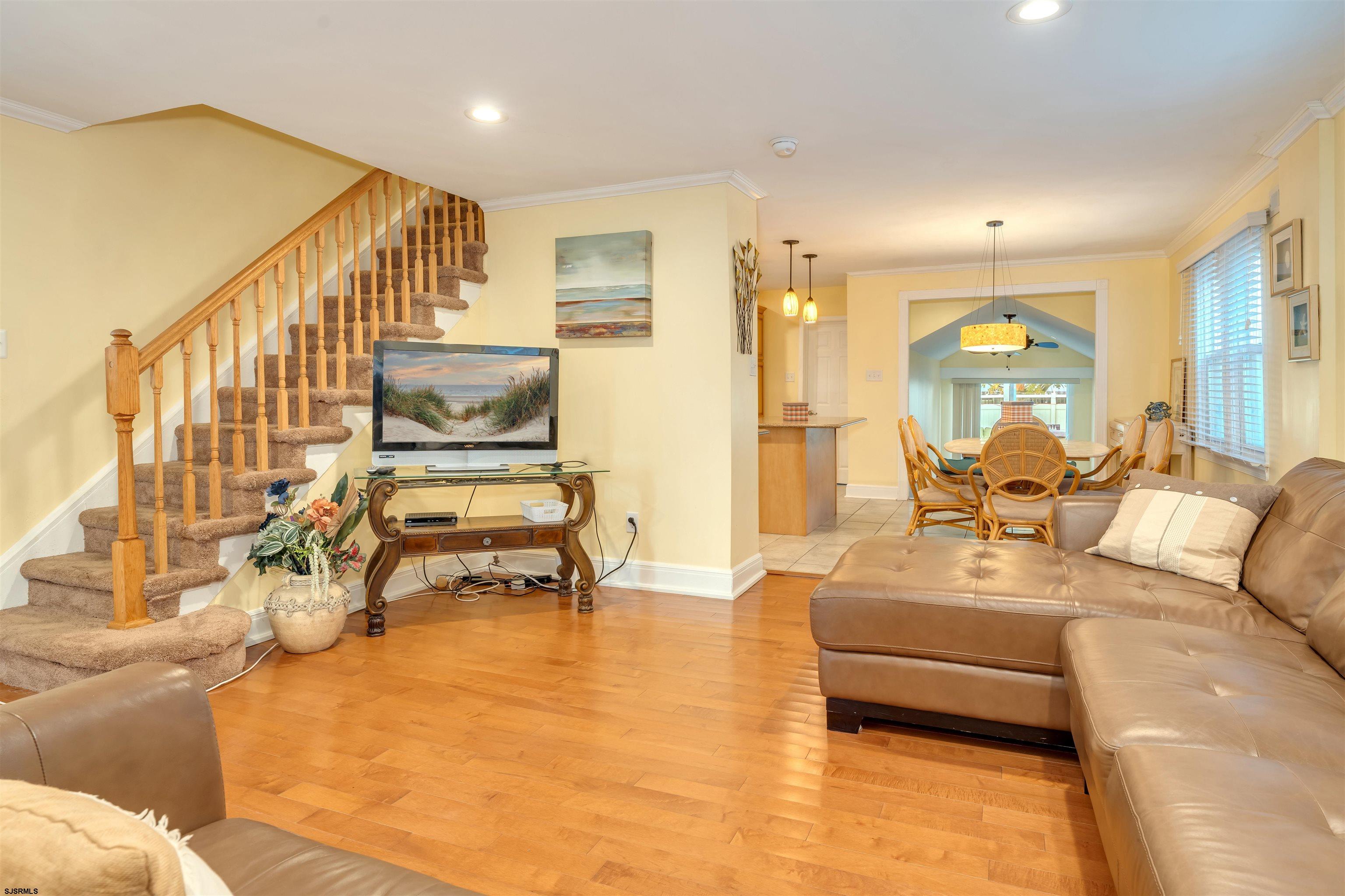 229 N Fredericksburg Ave