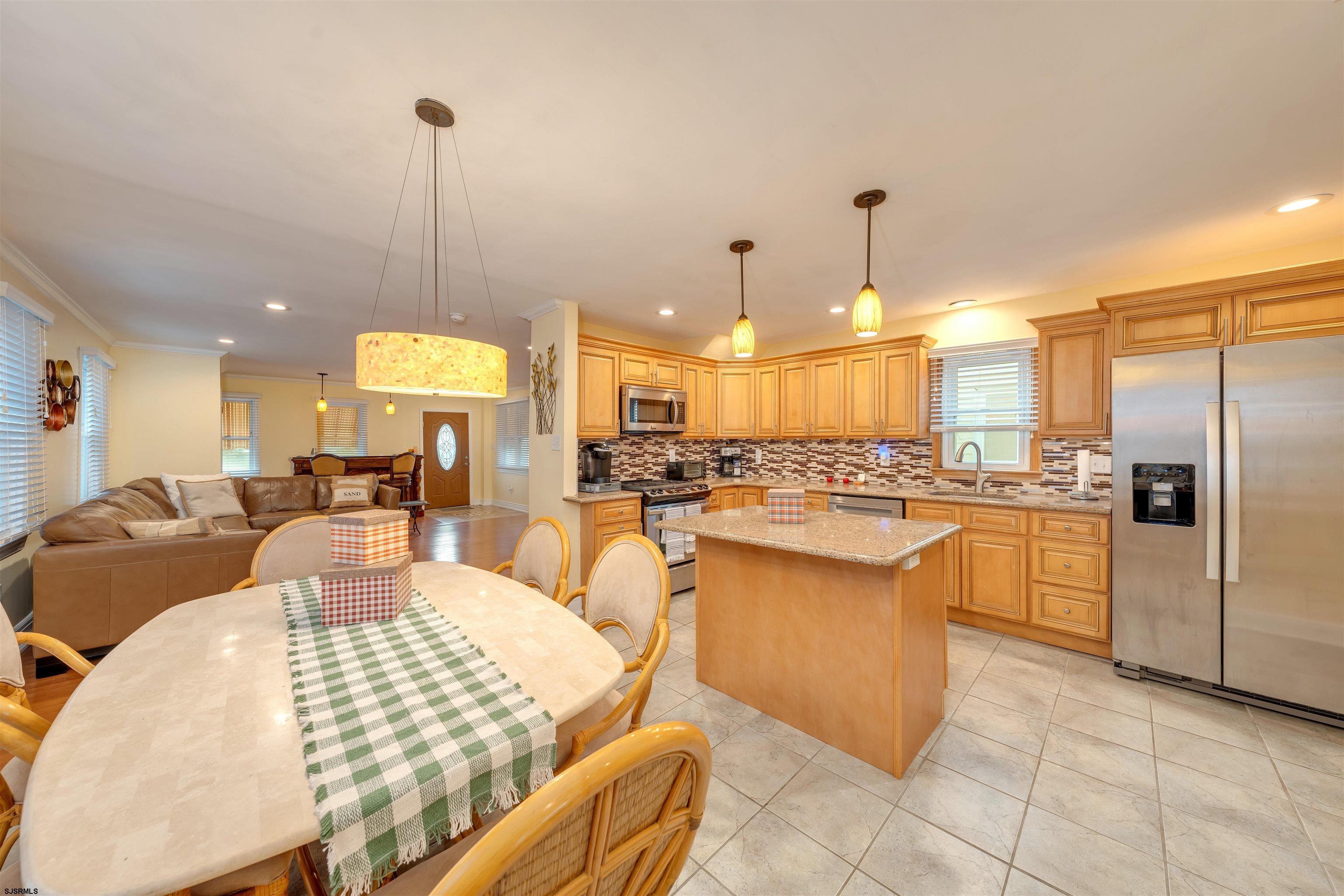 229 N Fredericksburg Ave