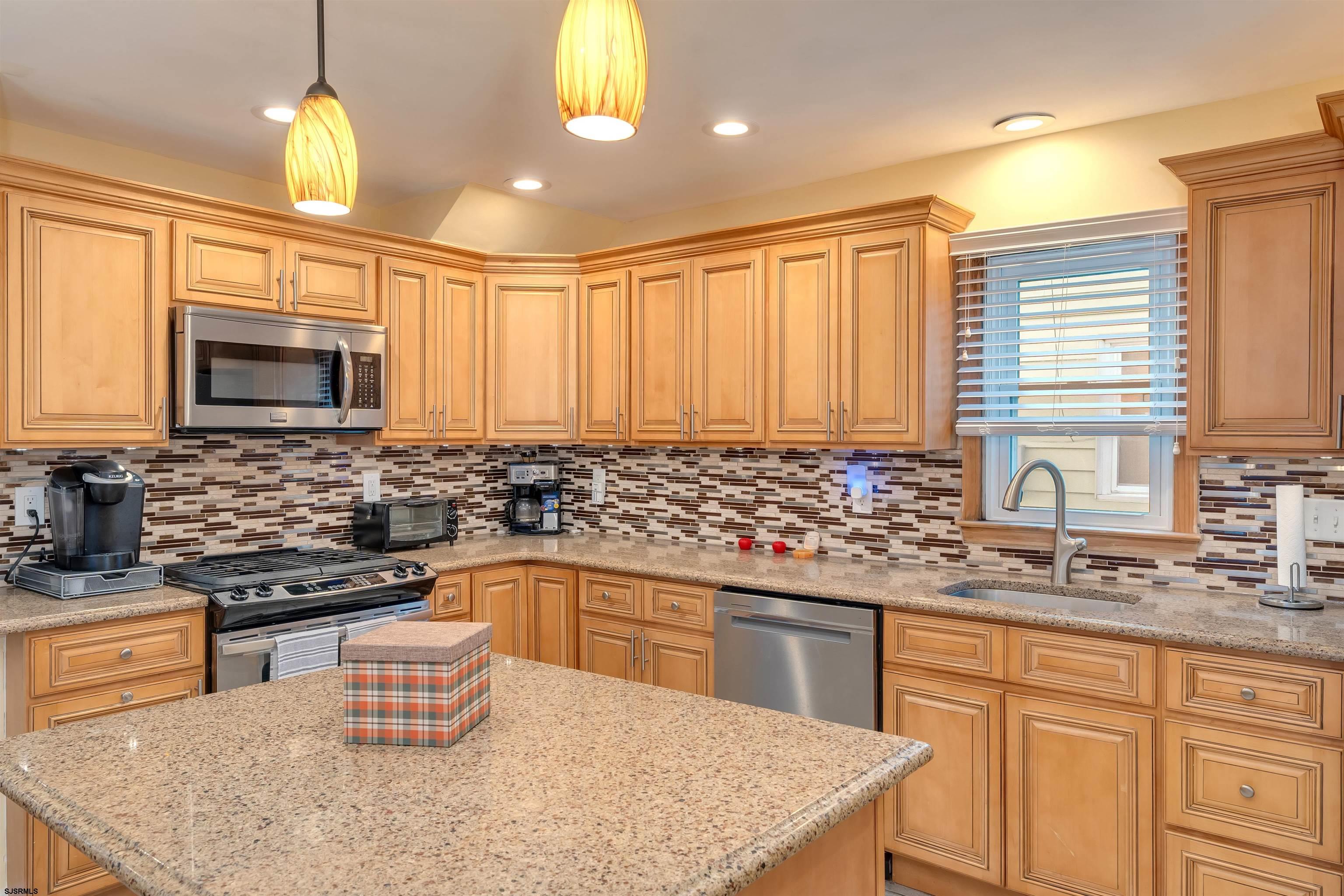 229 N Fredericksburg Ave