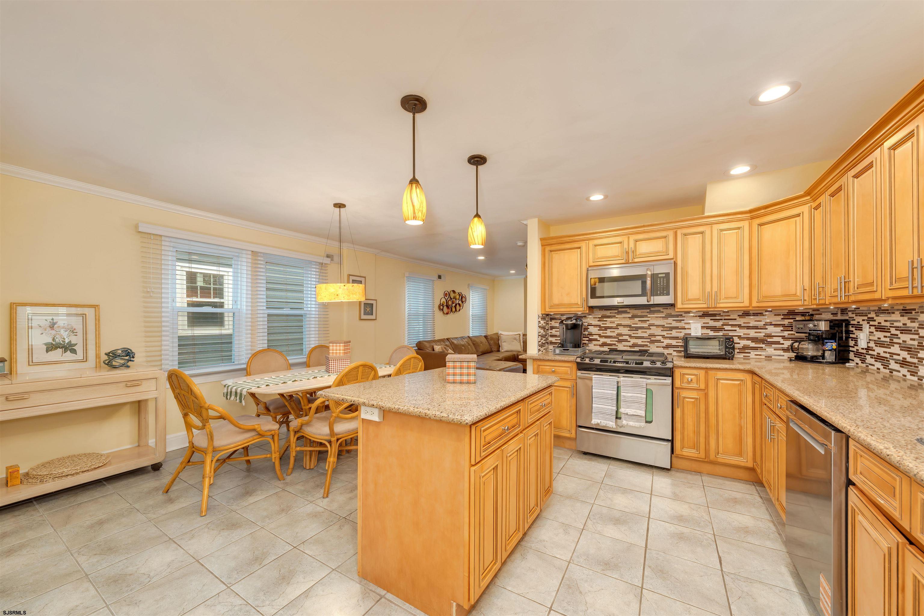 229 N Fredericksburg Ave