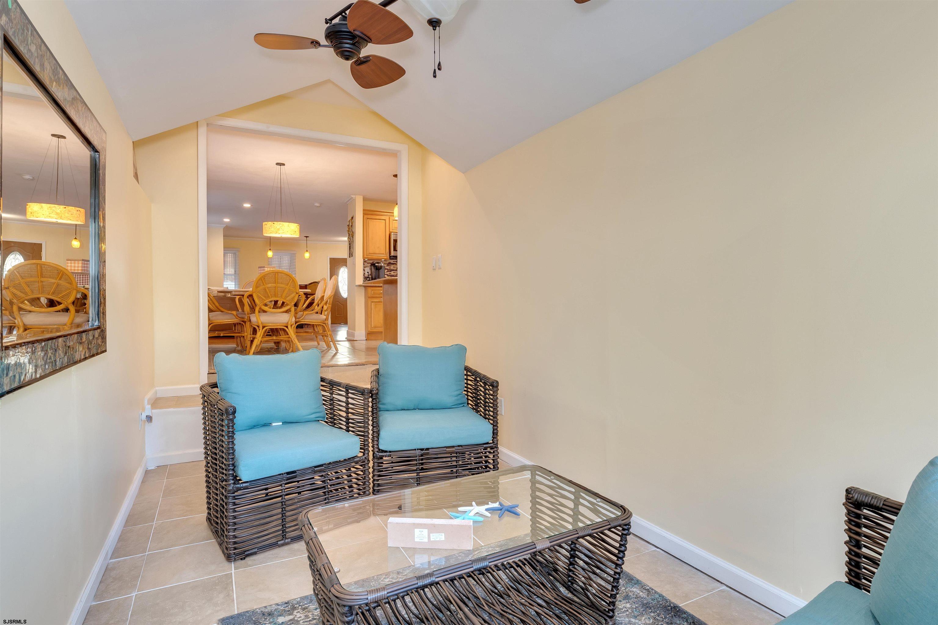 229 N Fredericksburg Ave