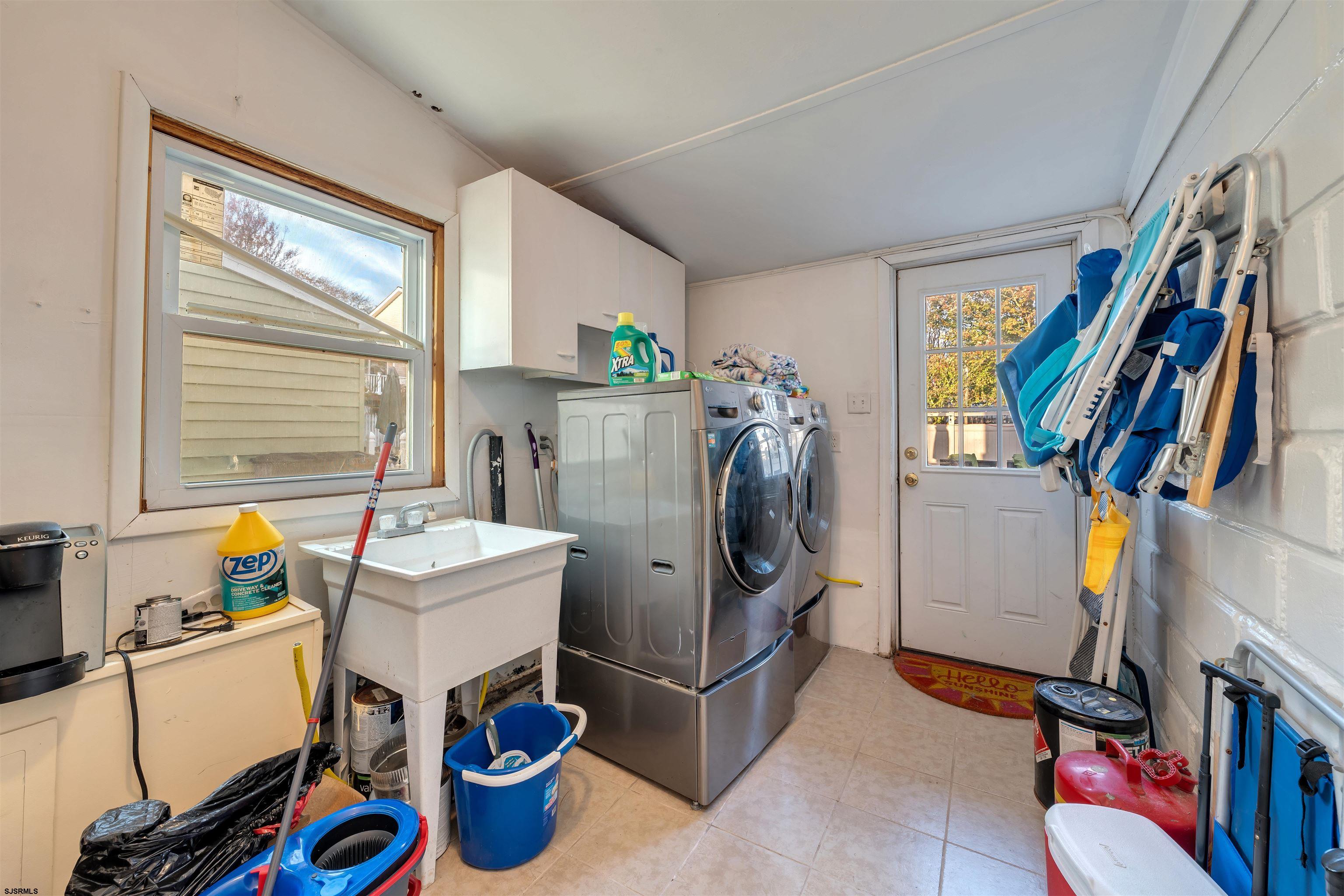 229 N Fredericksburg Ave