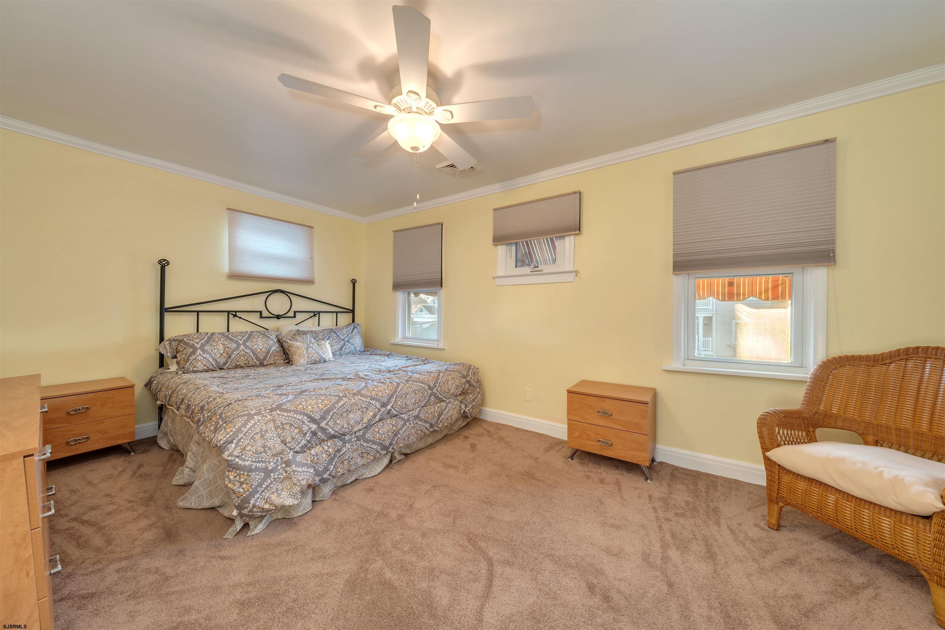 229 N Fredericksburg Ave