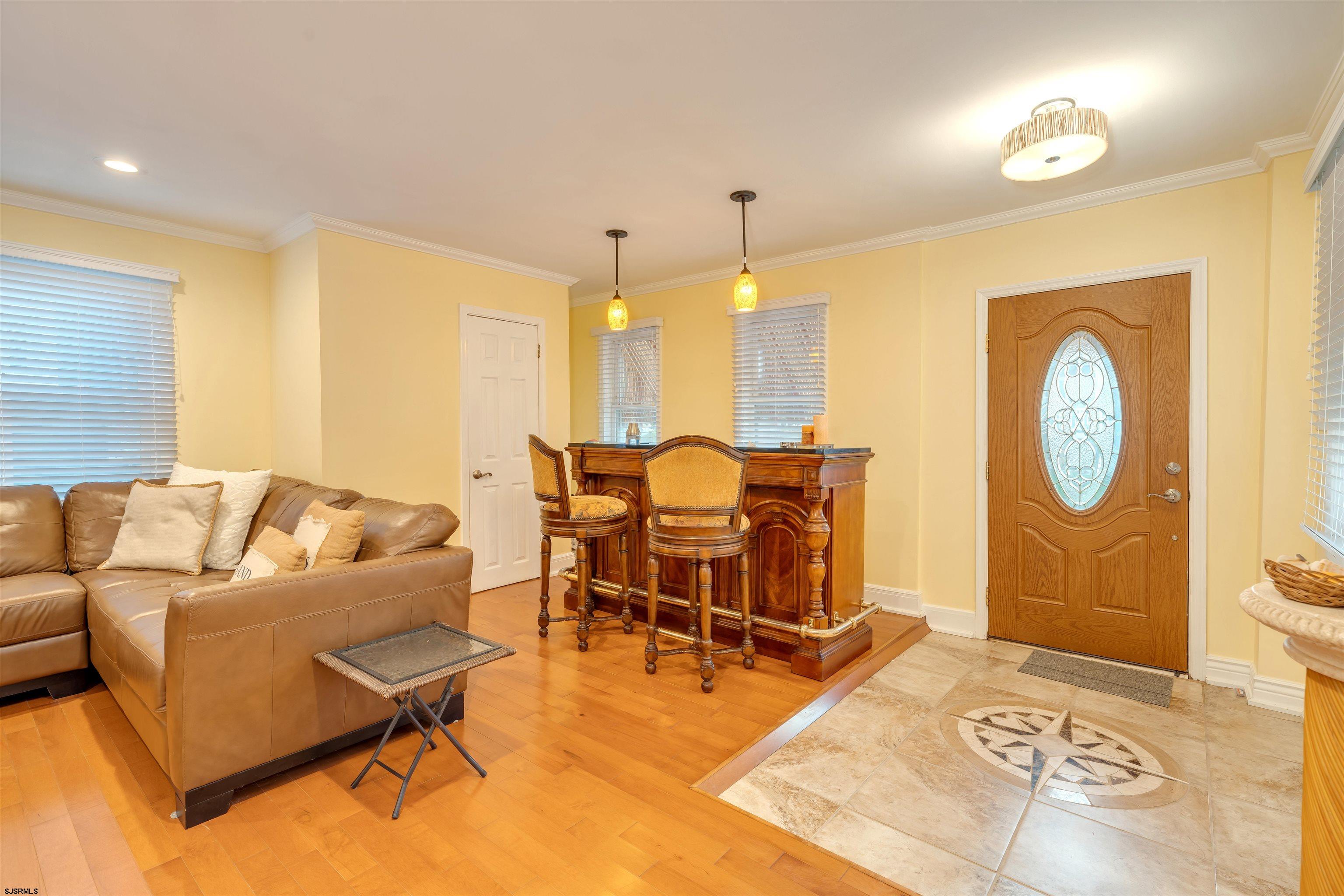 229 N Fredericksburg Ave