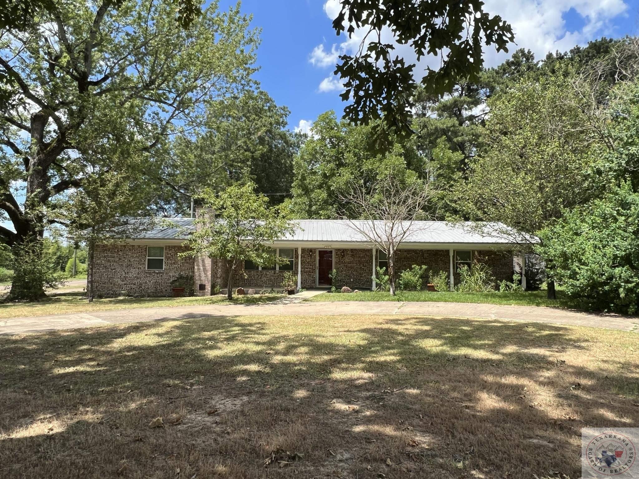 511 Bentley Drive, Nash, TX 75569