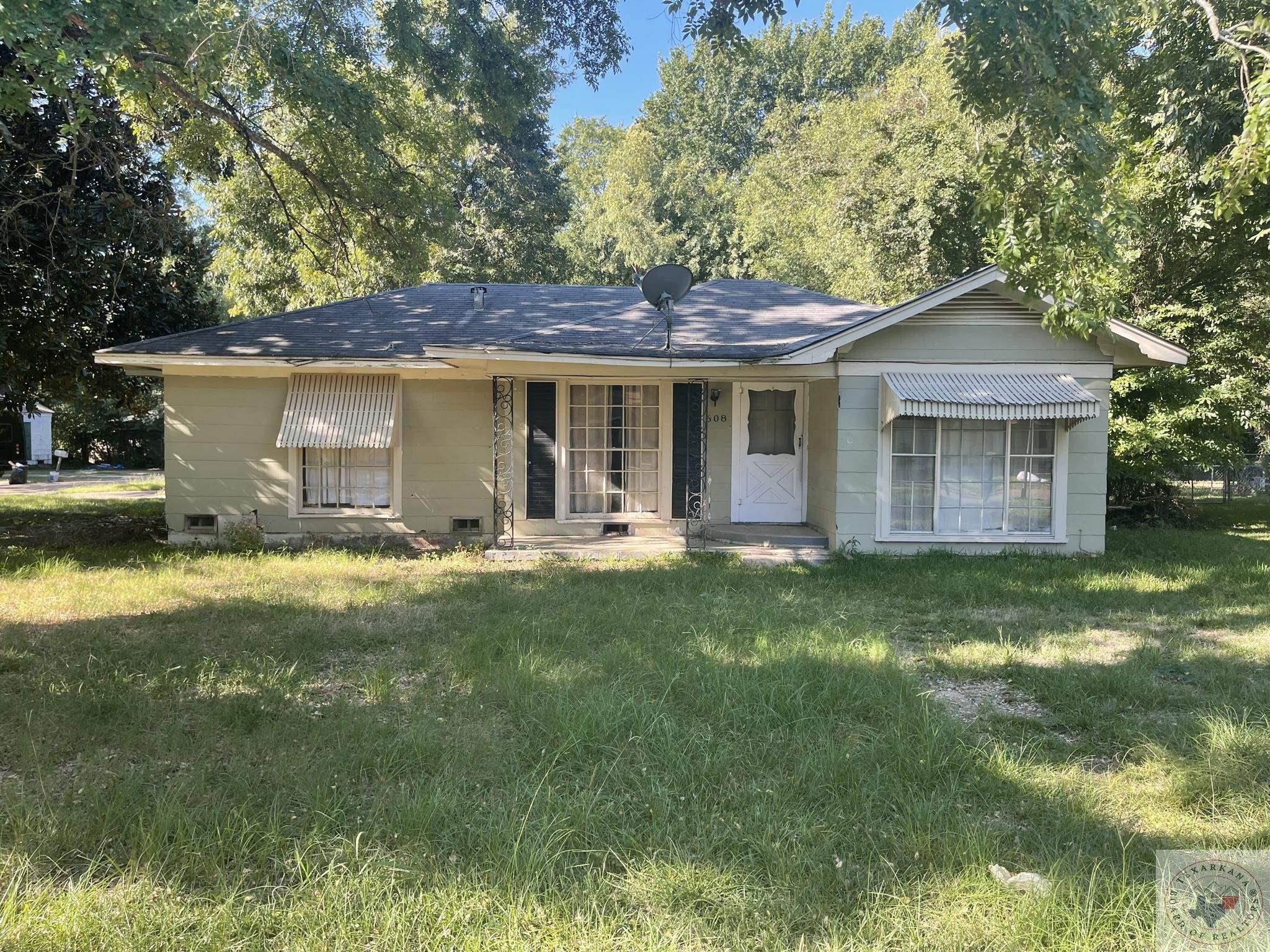 608 MacArthur, Wake Village, TX 75501