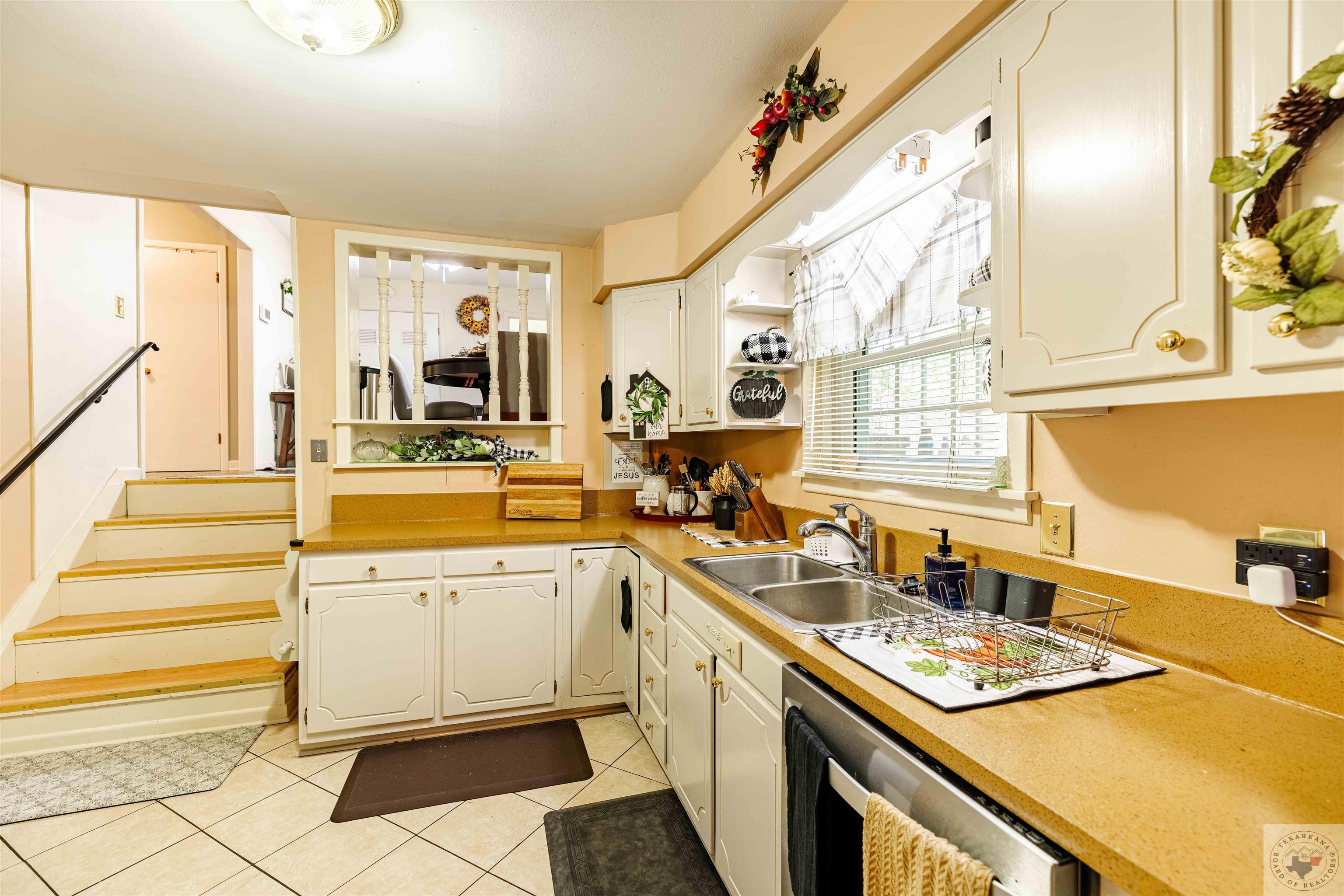 3404 Pine Knoll Rd.