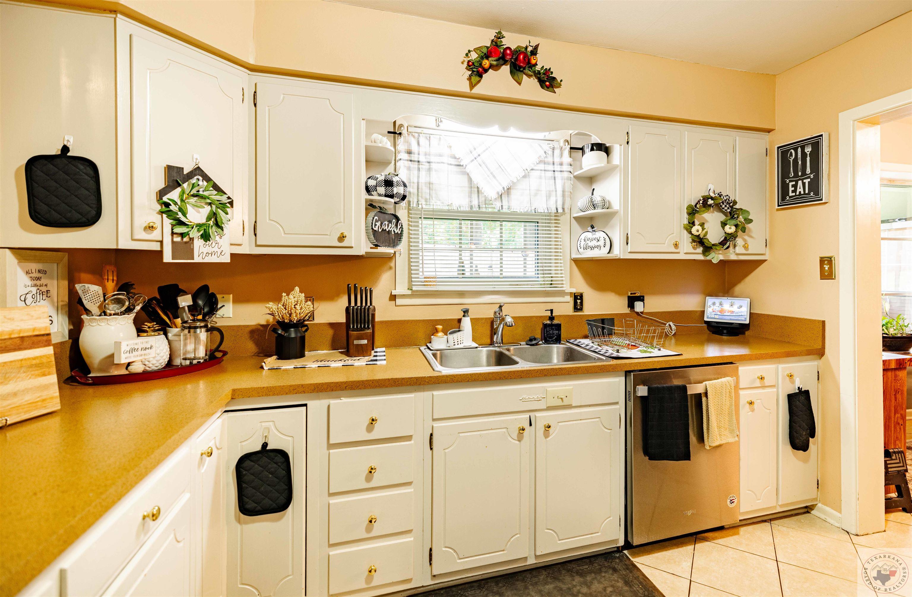3404 Pine Knoll Rd.