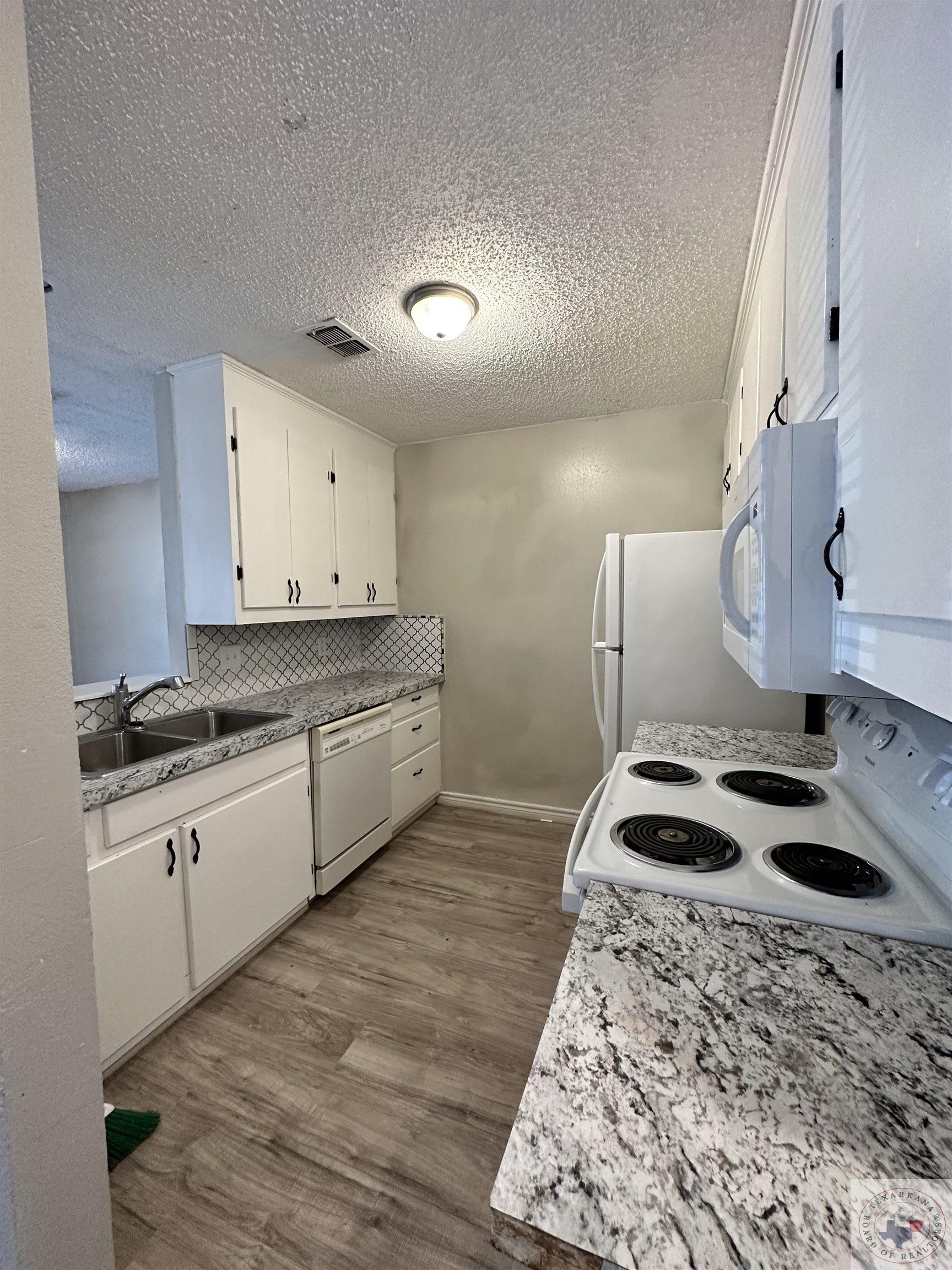 2313-2315 Grand Ave
