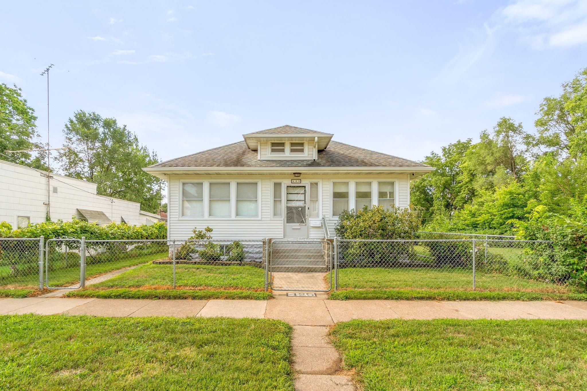 425 Dawson Street, Waterloo, IA Ruhl&Ruhl