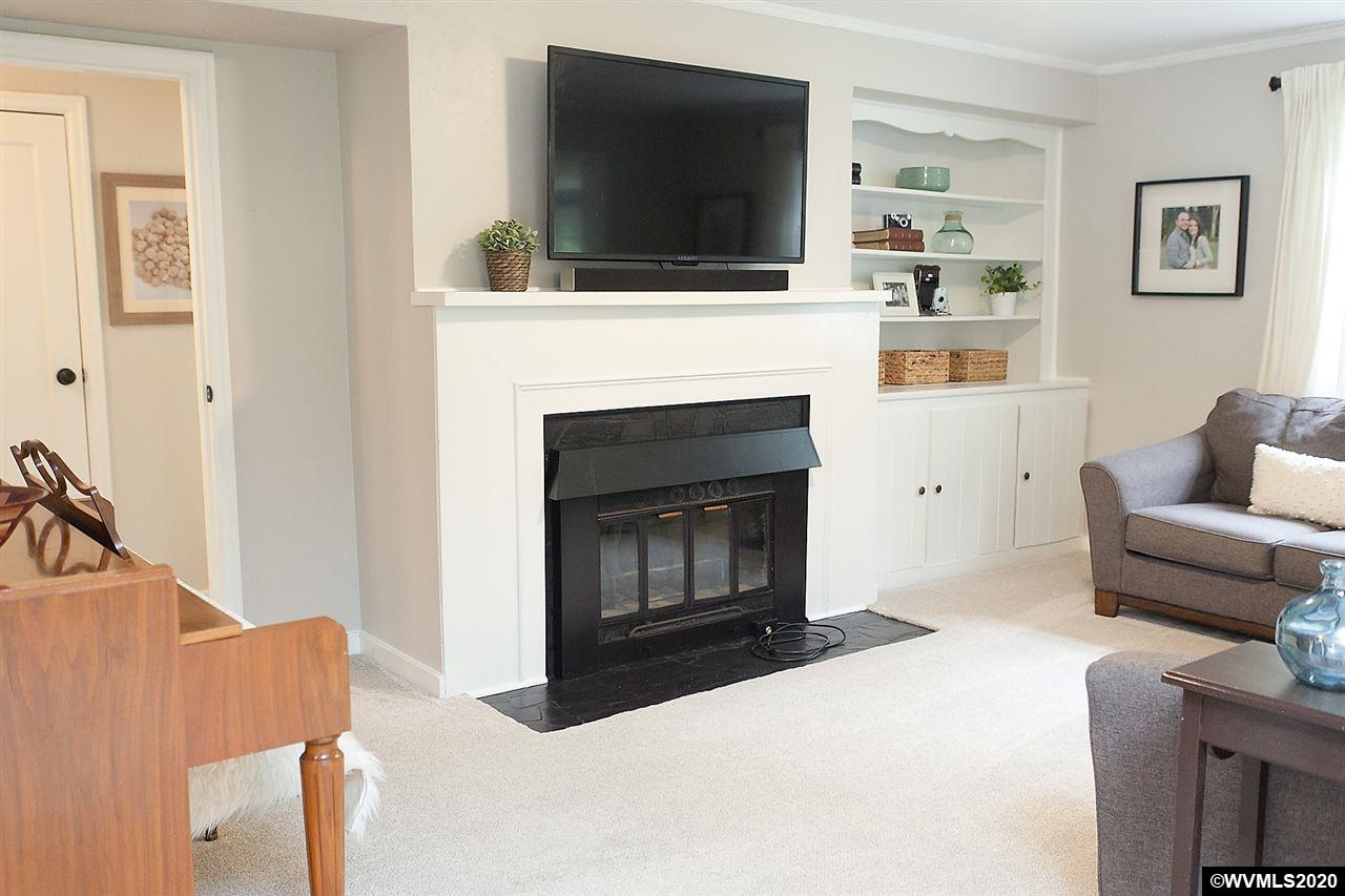 7420 NW Mountain View Dr
